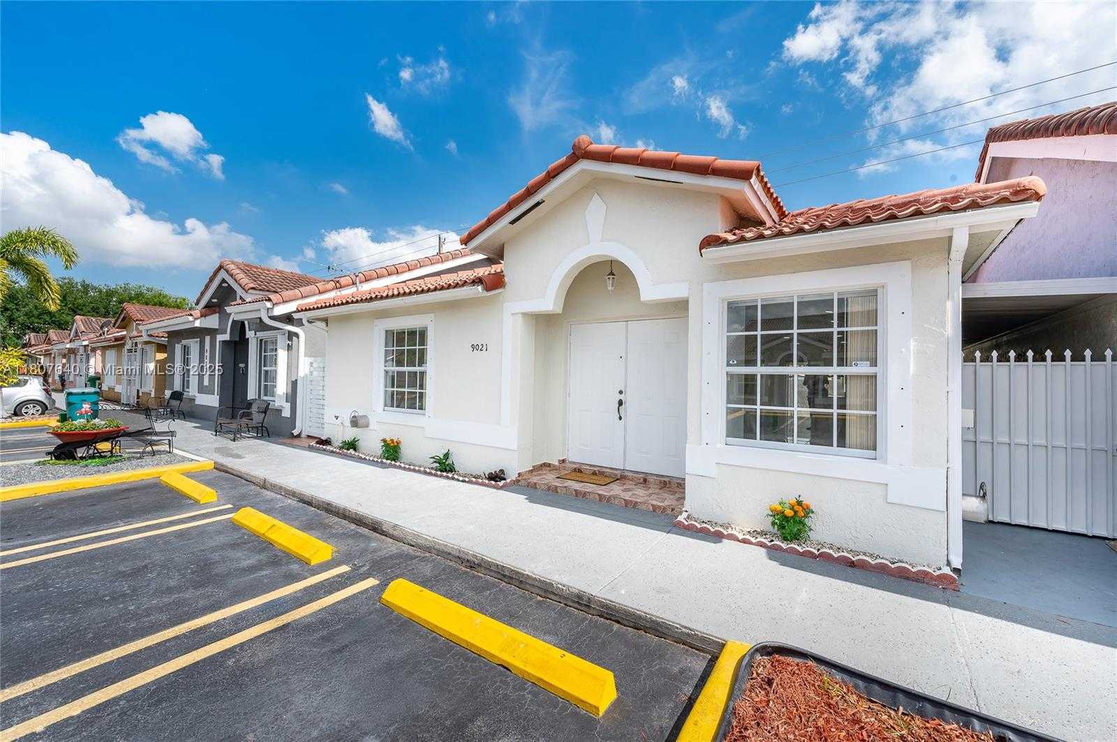 Small Image of 9021 NORTH WEST 121ST TER #85, Hialeah Gardens Number 3