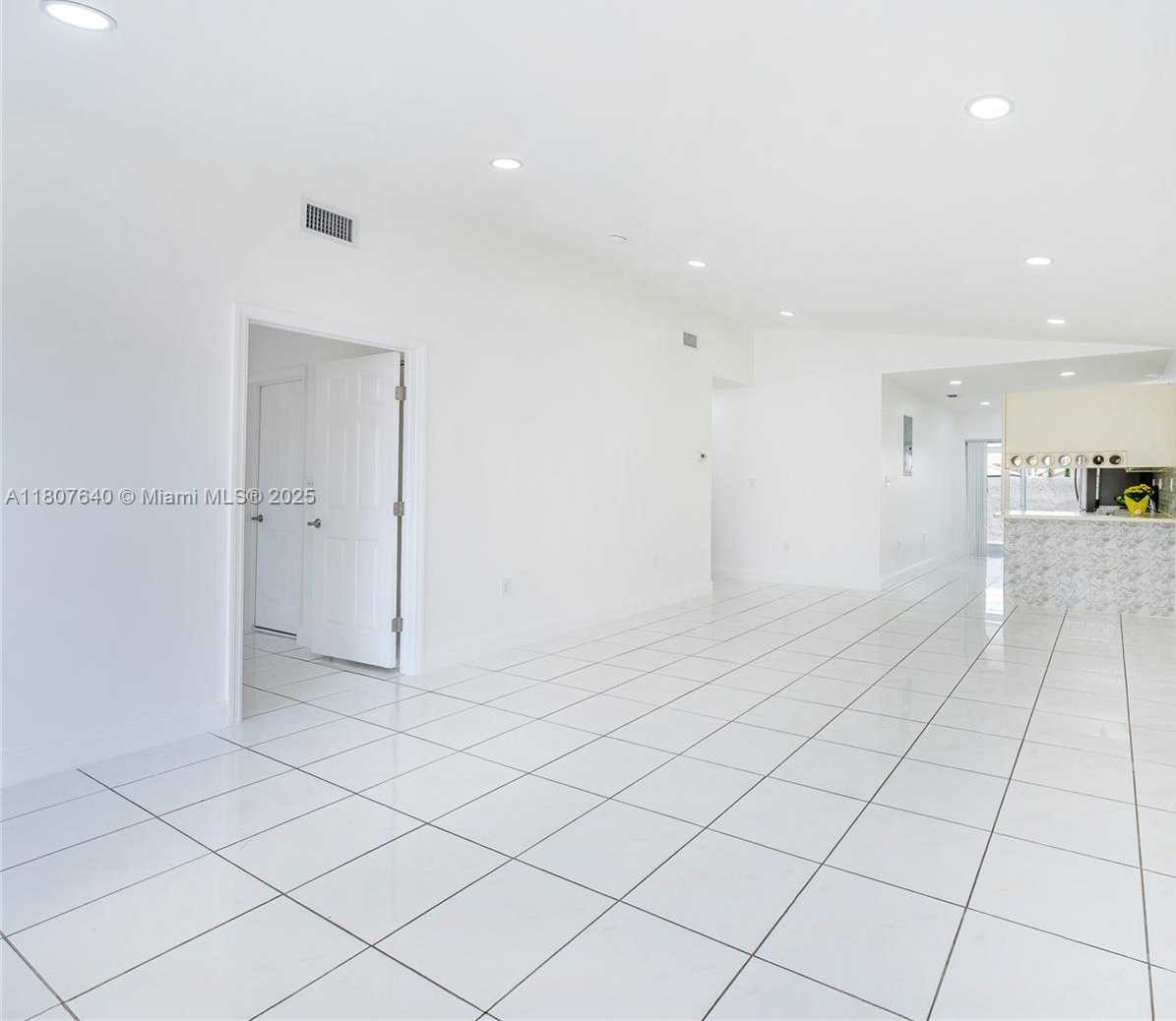Small Image of 9021 NORTH WEST 121ST TER #85, Hialeah Gardens Number 6