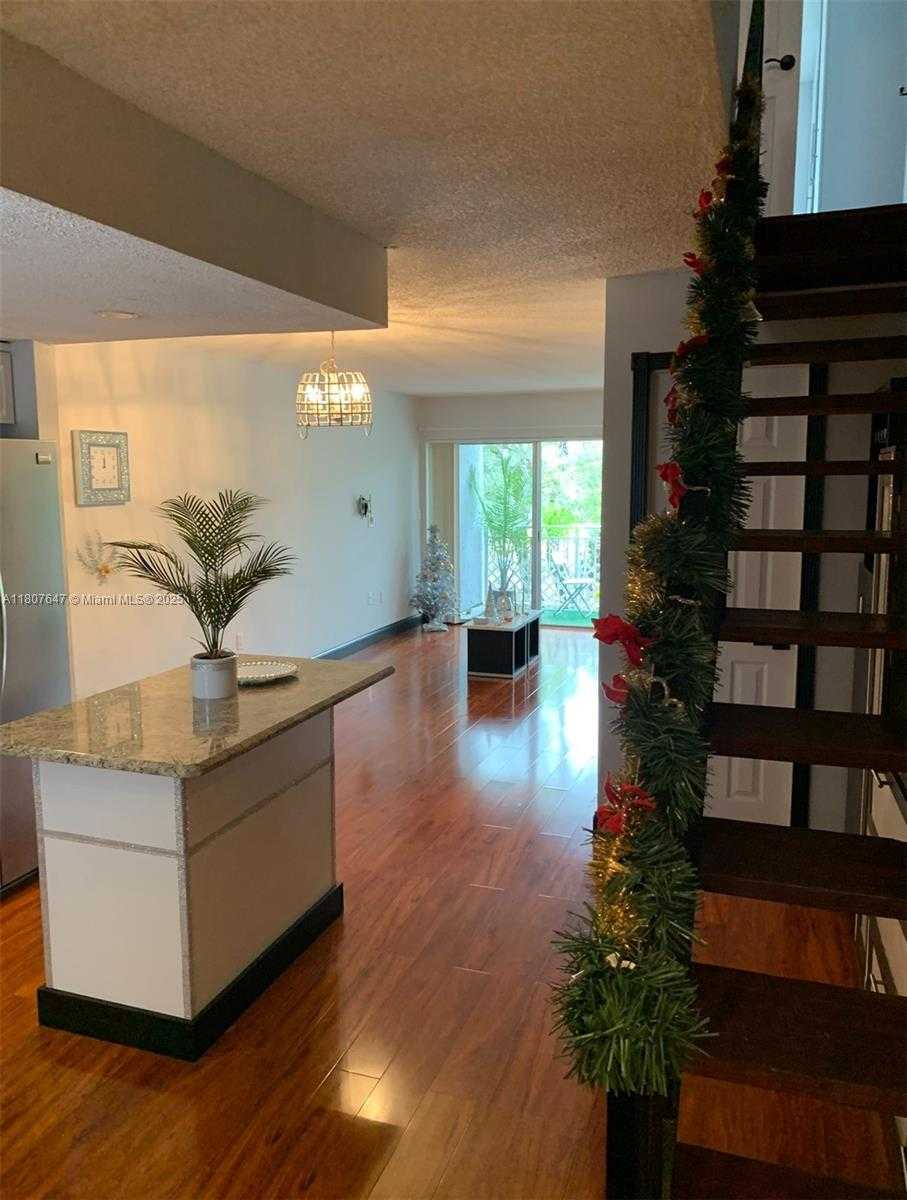 Small Image of 9351 FONTAINEBLEAU BLVD #B206, Miami Number 2