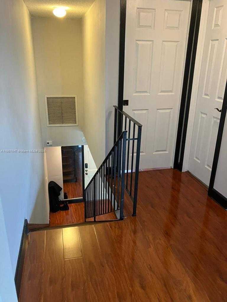 Small Image of 9351 FONTAINEBLEAU BLVD #B206, Miami Number 4