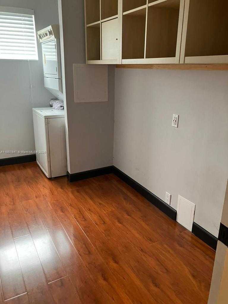 Small Image of 9351 FONTAINEBLEAU BLVD #B206, Miami Number 7