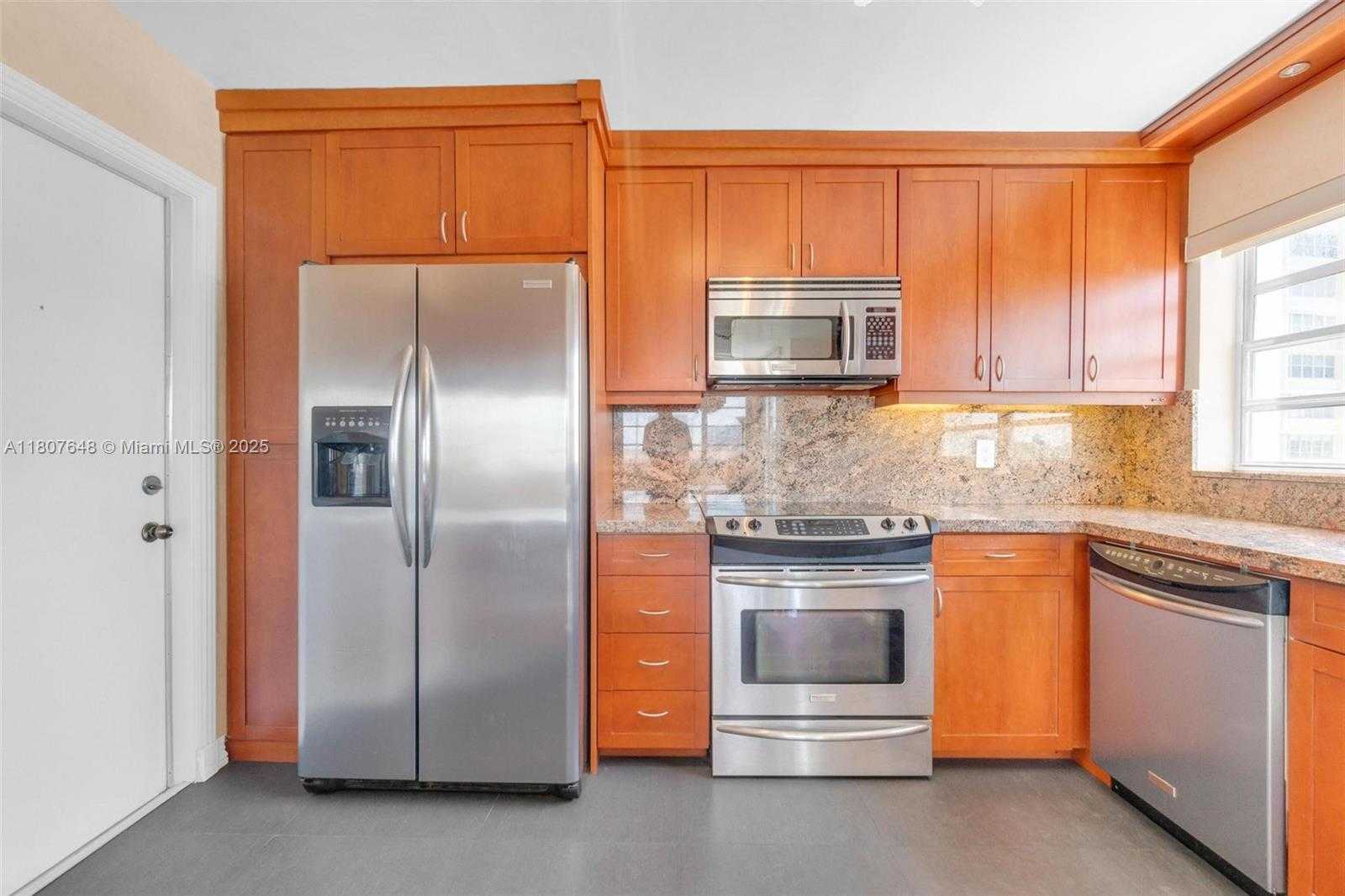Small Image of 1801 SOUTH OCEAN DR #538, Hallandale Beach Number 11