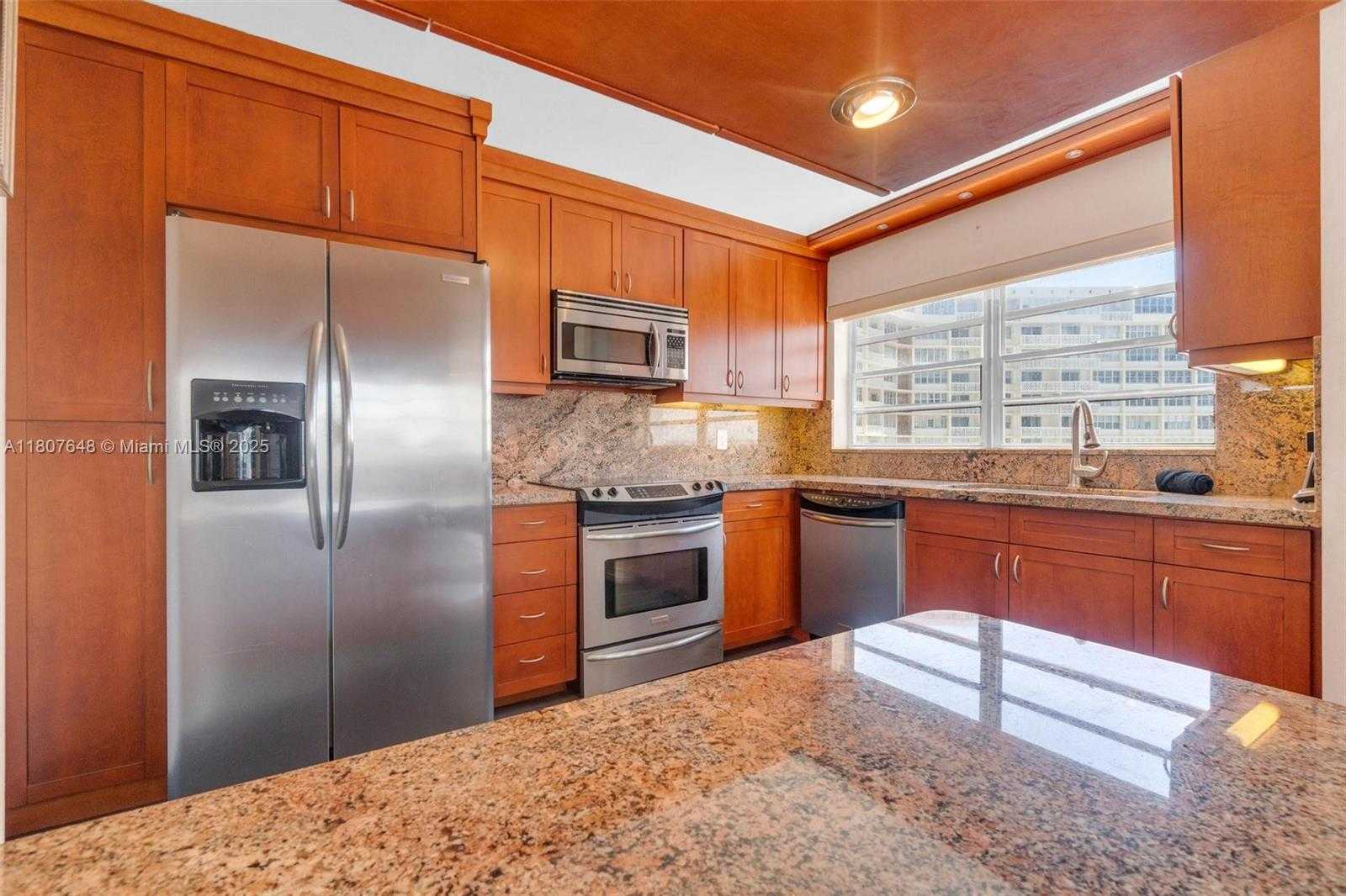 Small Image of 1801 SOUTH OCEAN DR #538, Hallandale Beach Number 13