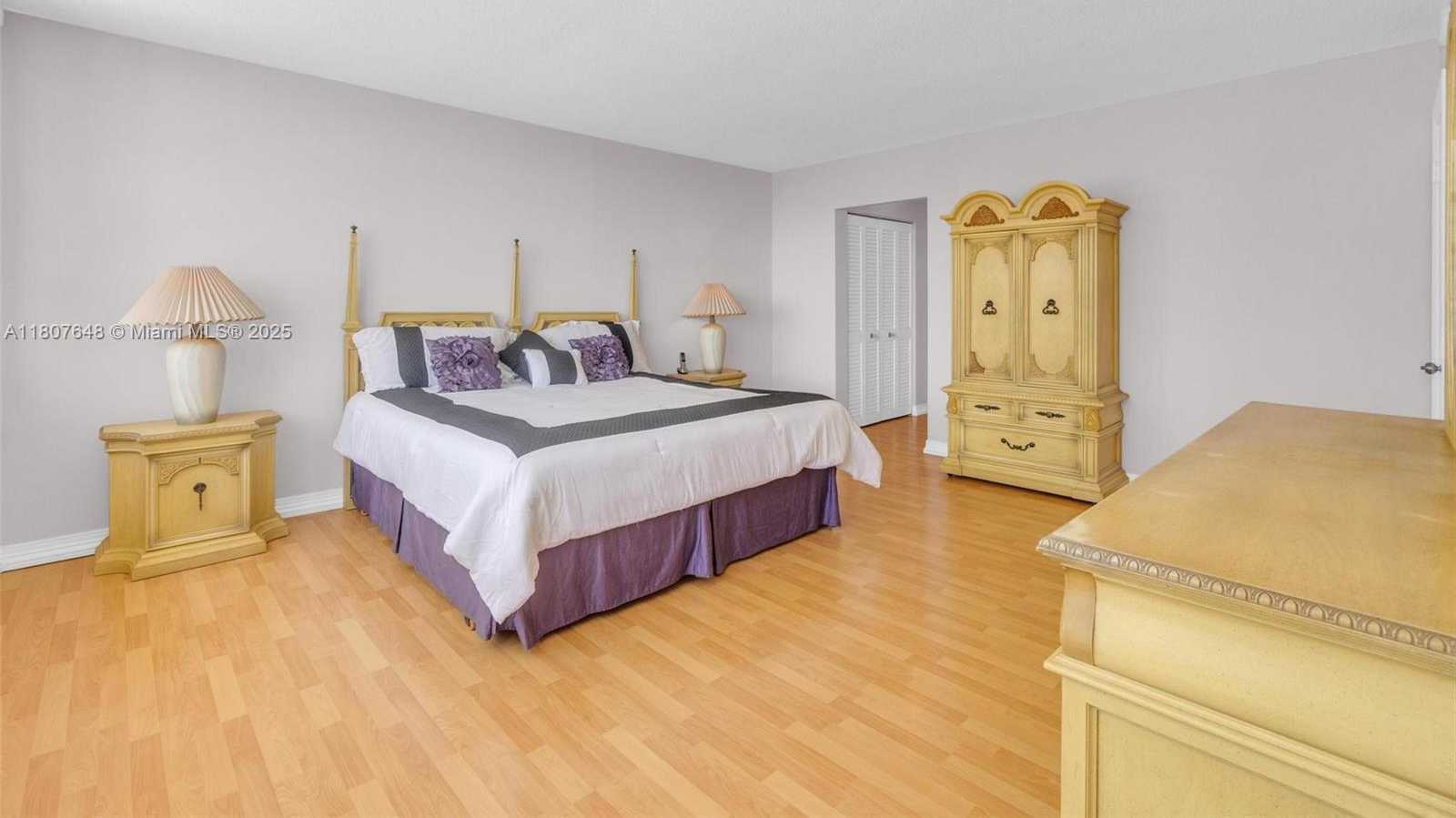 Small Image of 1801 SOUTH OCEAN DR #538, Hallandale Beach Number 15