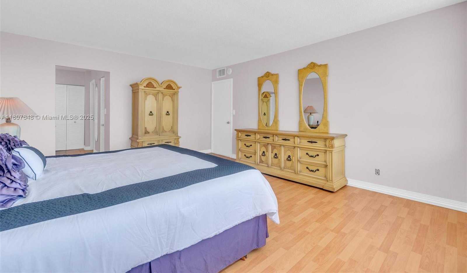 Small Image of 1801 SOUTH OCEAN DR #538, Hallandale Beach Number 16