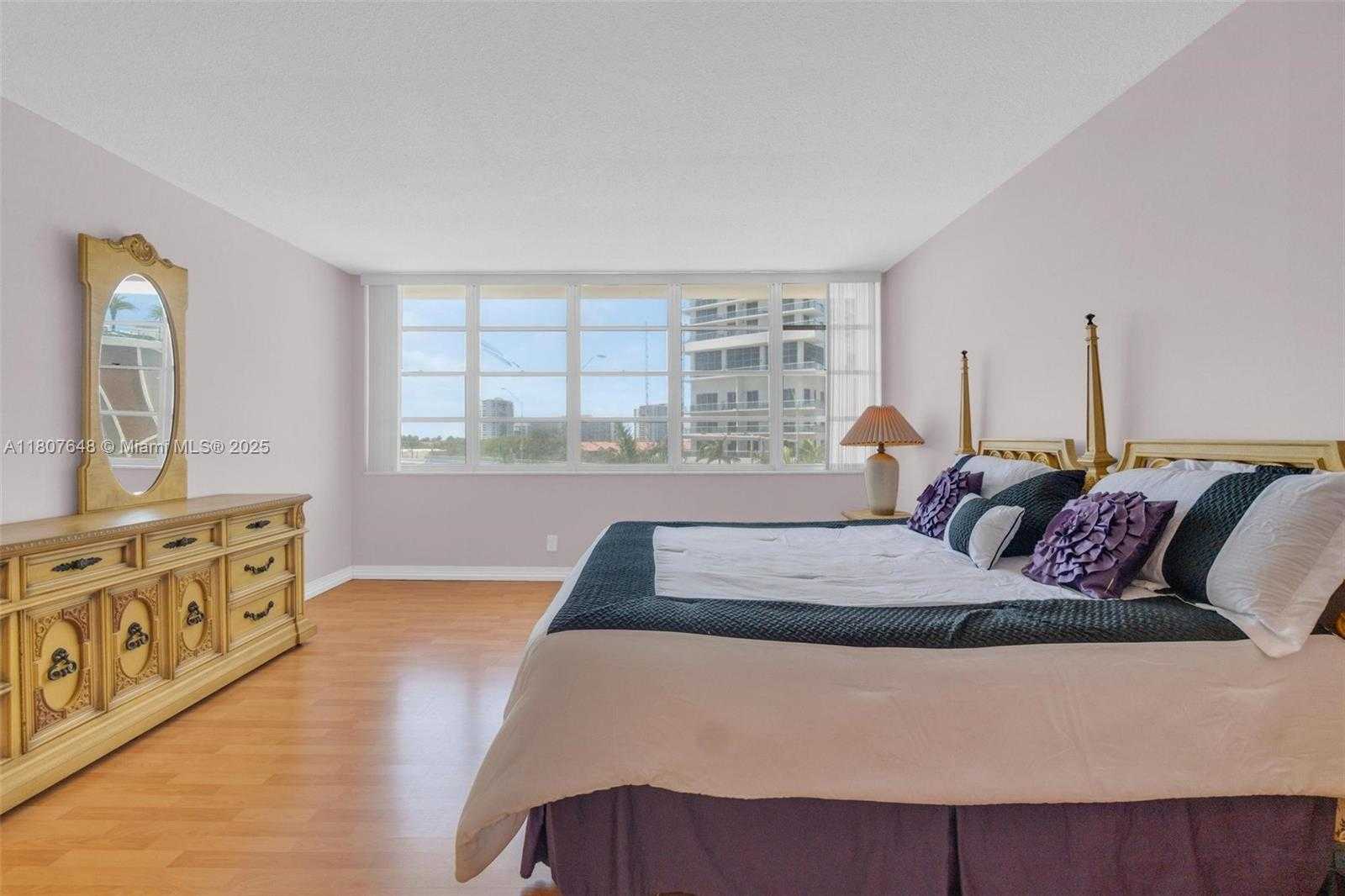 Small Image of 1801 SOUTH OCEAN DR #538, Hallandale Beach Number 17