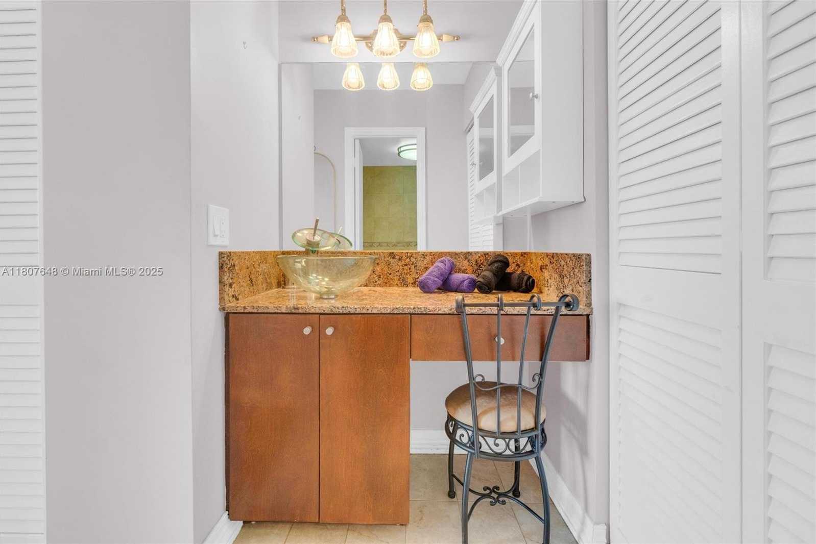 Small Image of 1801 SOUTH OCEAN DR #538, Hallandale Beach Number 18