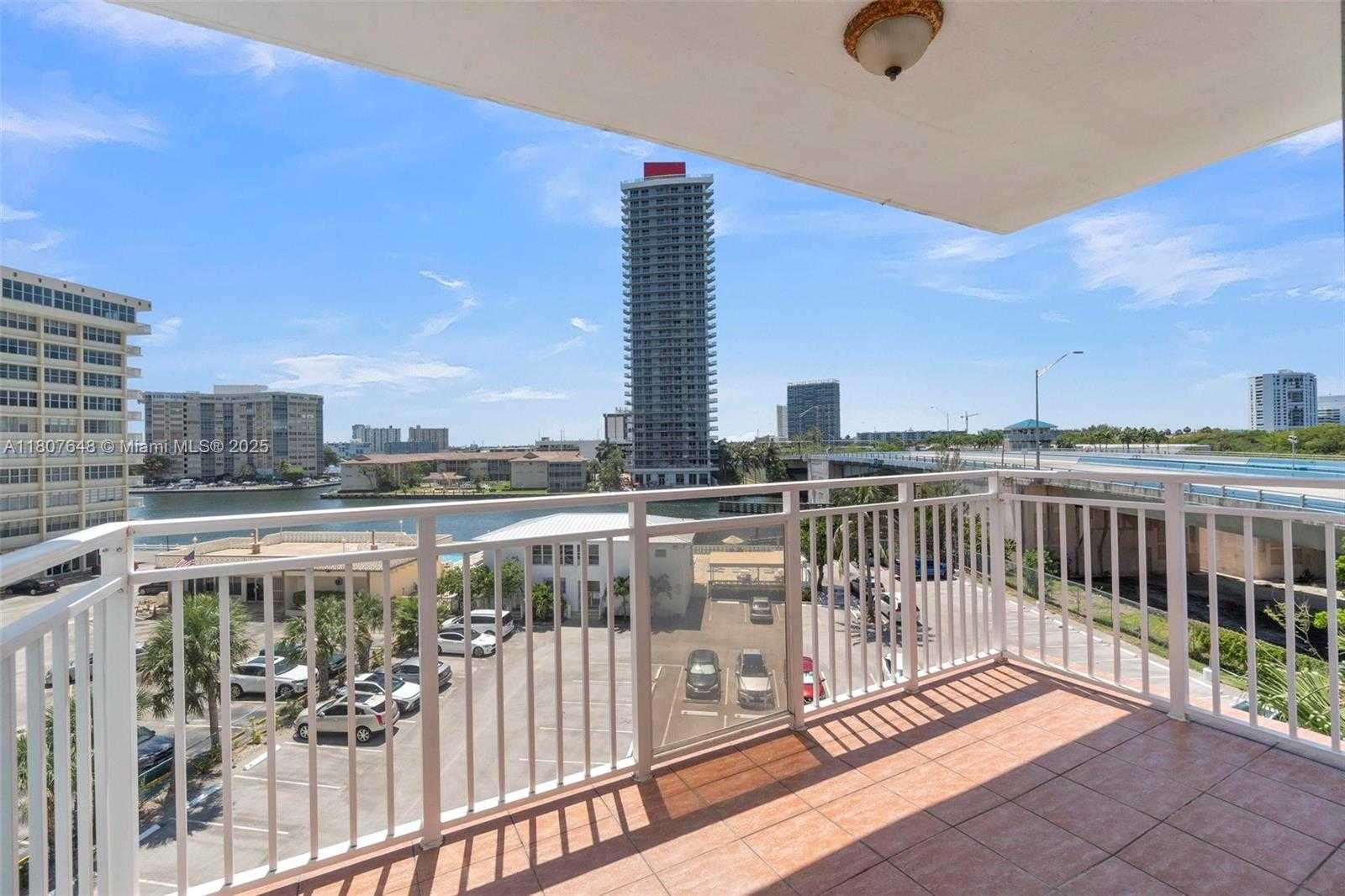Small Image of 1801 SOUTH OCEAN DR #538, Hallandale Beach Number 2