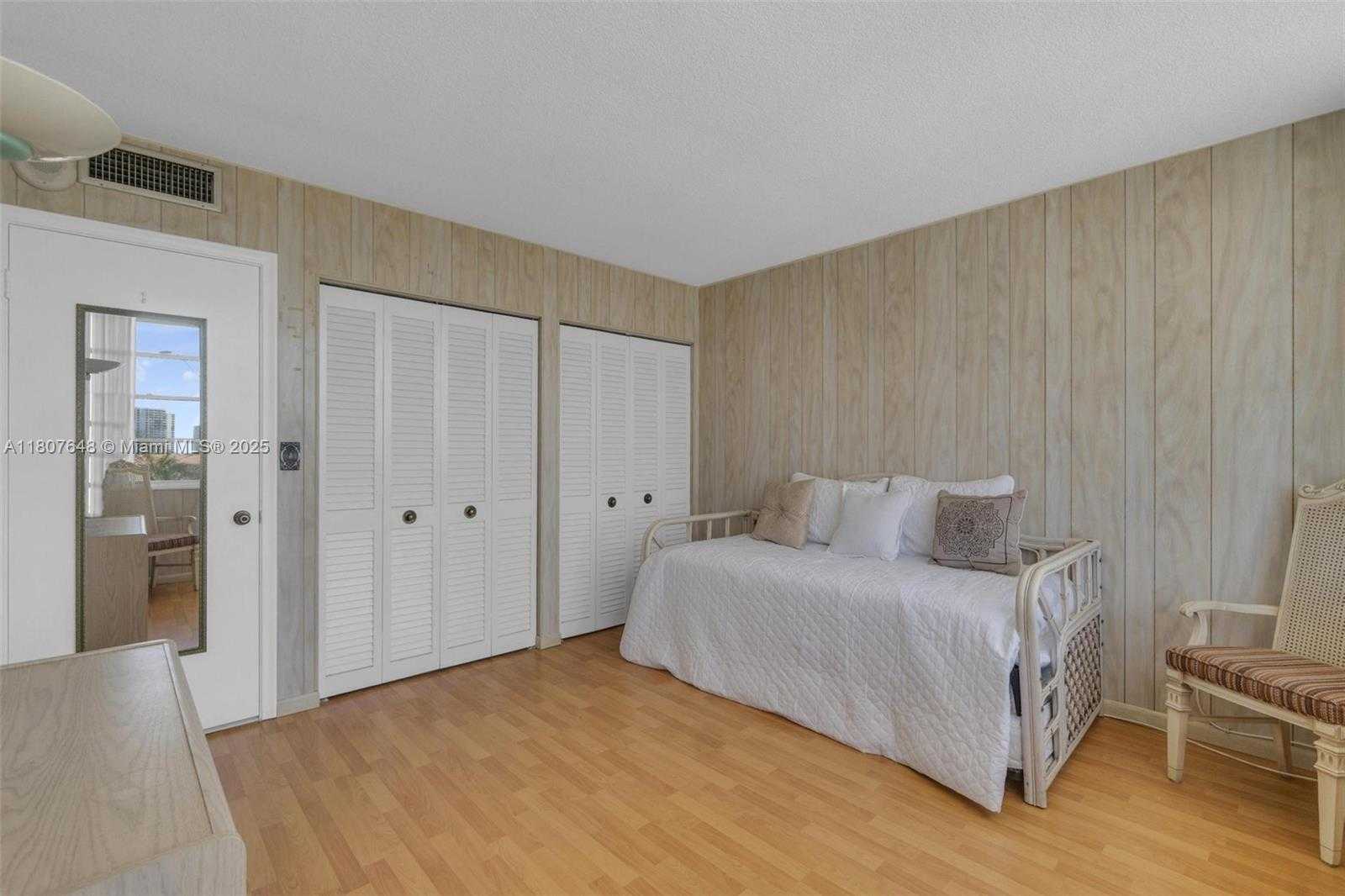 Small Image of 1801 SOUTH OCEAN DR #538, Hallandale Beach Number 20