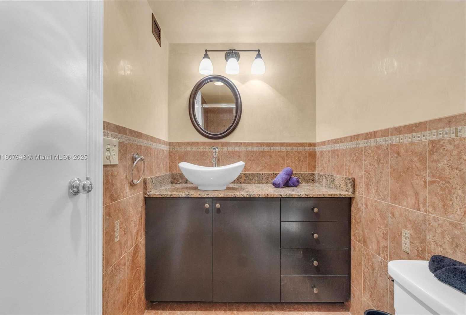 Small Image of 1801 SOUTH OCEAN DR #538, Hallandale Beach Number 23