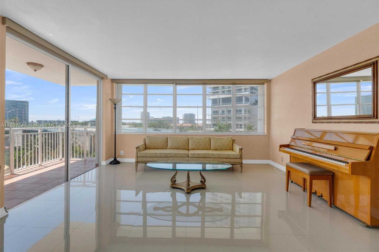 Small Image of 1801 SOUTH OCEAN DR #538, Hallandale Beach Number 3