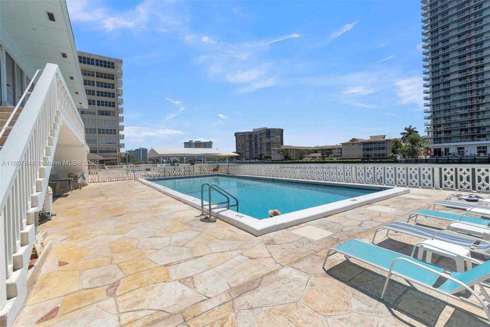 Small Image of 1801 SOUTH OCEAN DR #538, Hallandale Beach Number 31