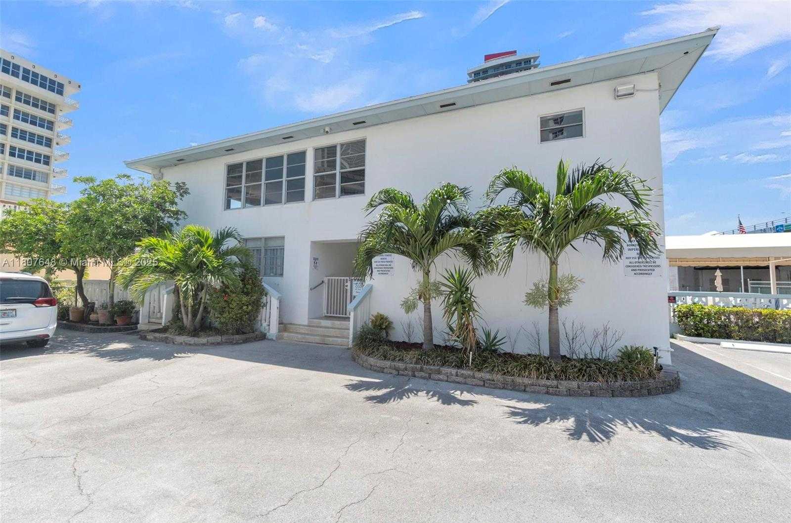 Small Image of 1801 SOUTH OCEAN DR #538, Hallandale Beach Number 34