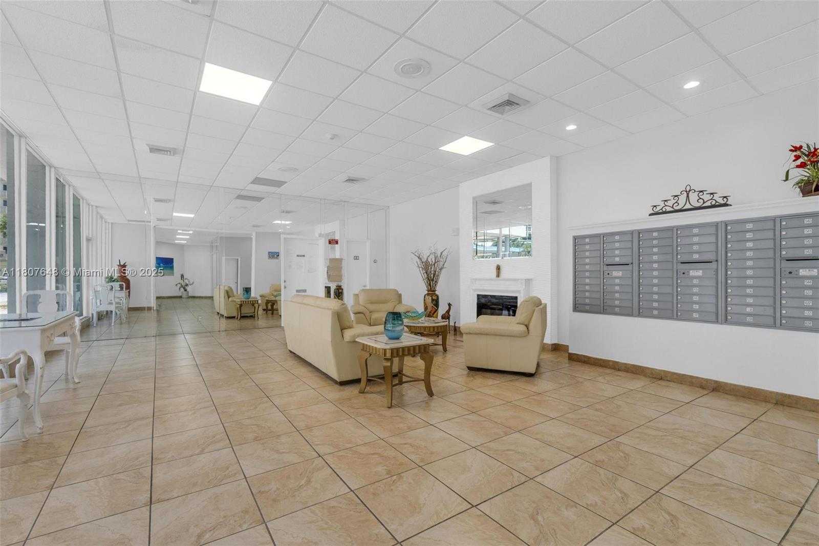 Small Image of 1801 SOUTH OCEAN DR #538, Hallandale Beach Number 39