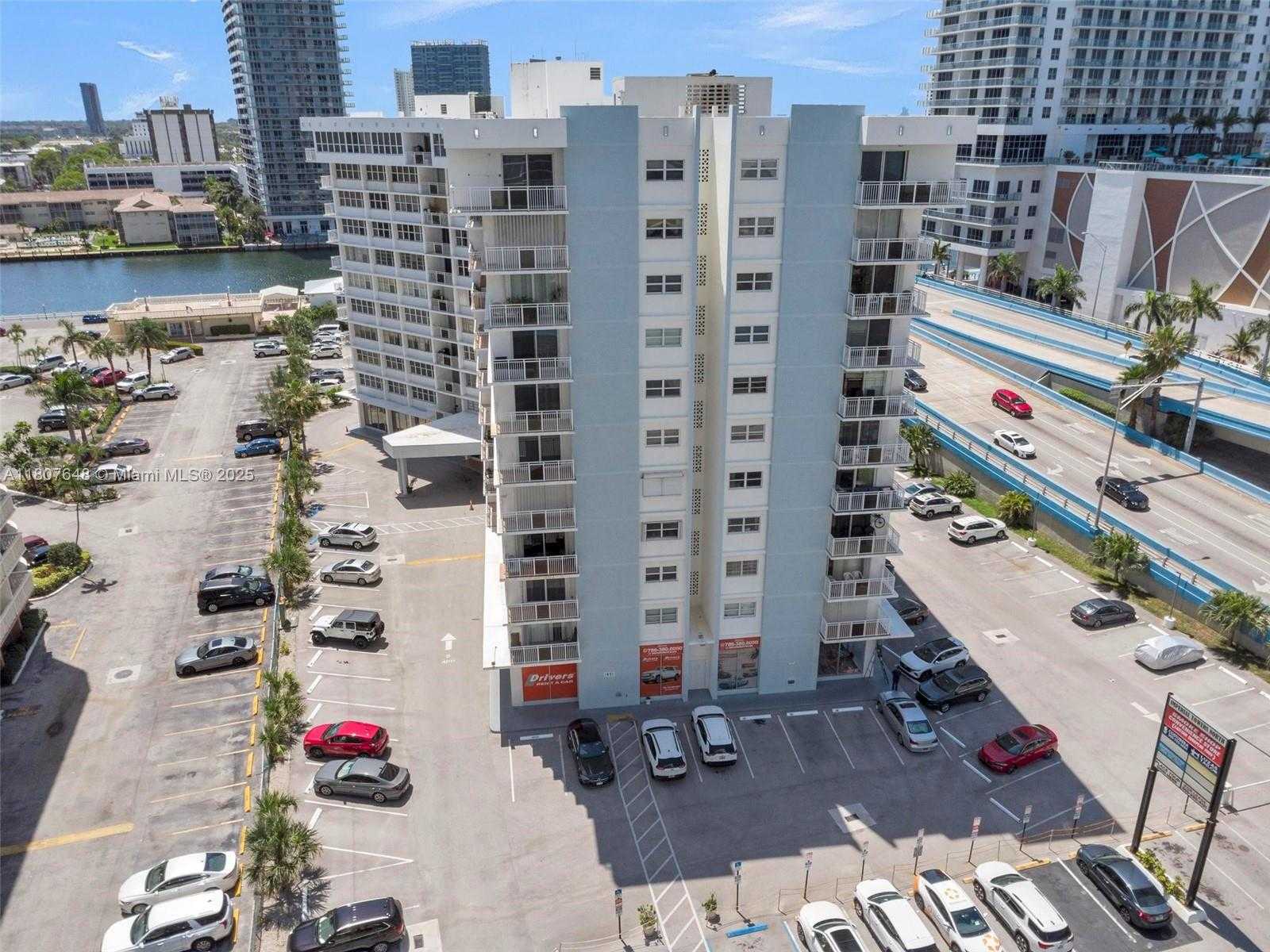 Small Image of 1801 SOUTH OCEAN DR #538, Hallandale Beach Number 47