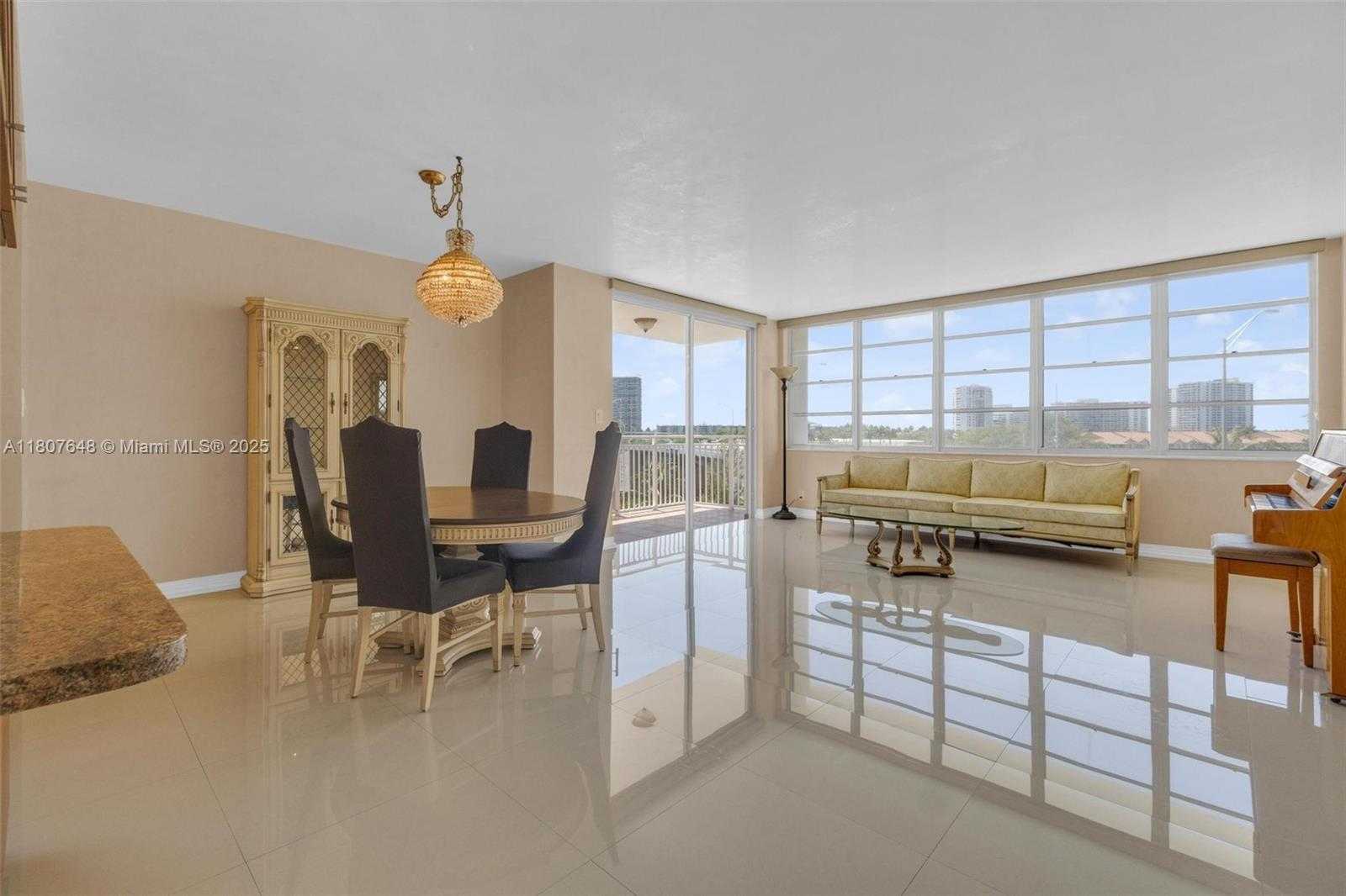 Small Image of 1801 SOUTH OCEAN DR #538, Hallandale Beach Number 5