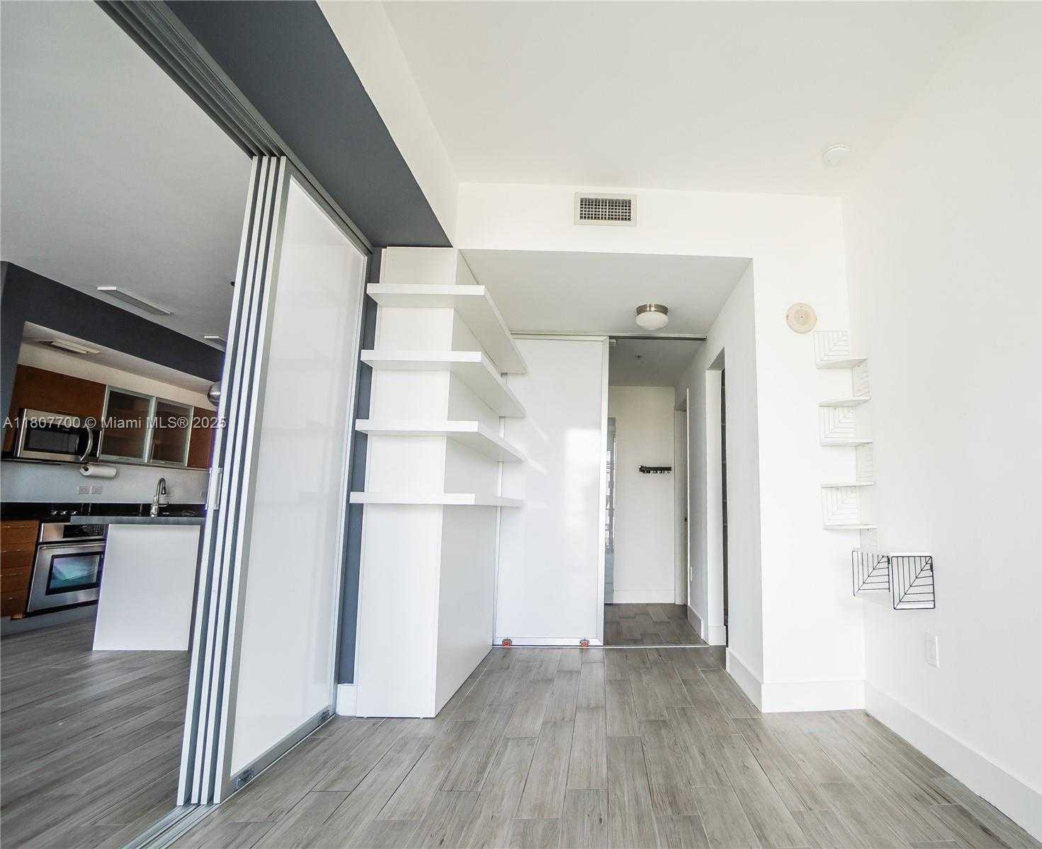 Small Image of 3470 #H0503, Miami Number 12