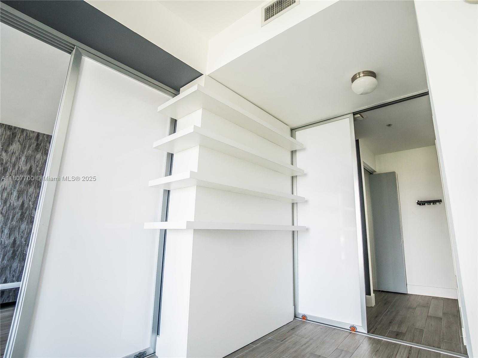 Small Image of 3470 #H0503, Miami Number 13