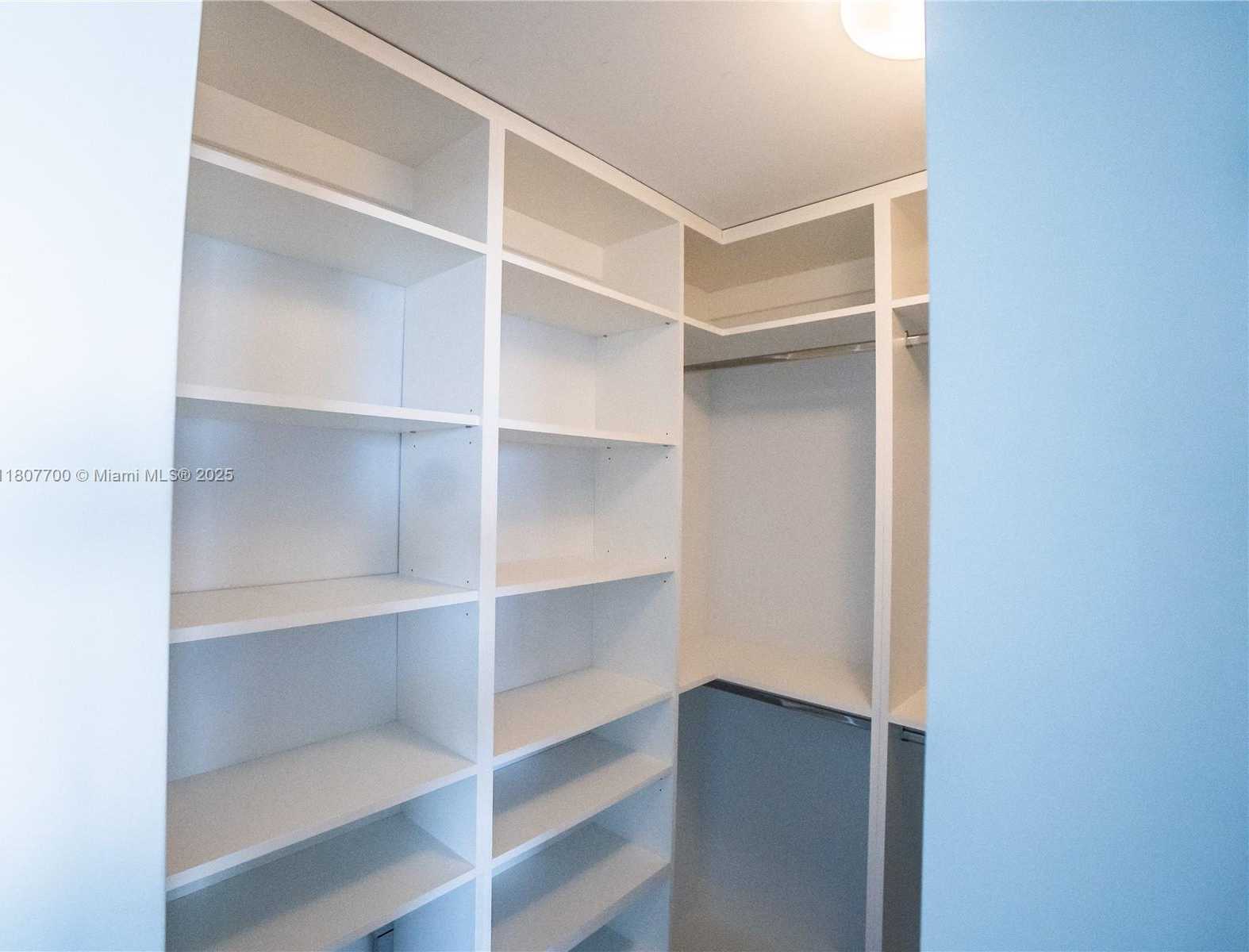 Small Image of 3470 #H0503, Miami Number 21
