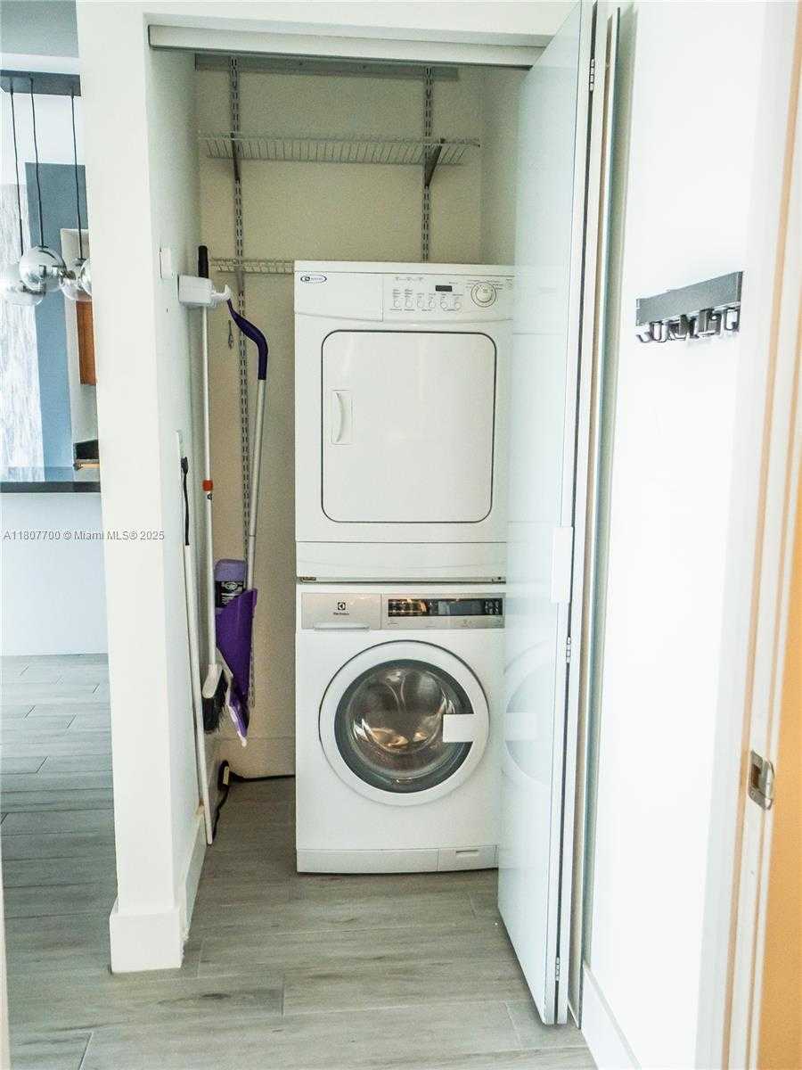Small Image of 3470 #H0503, Miami Number 23