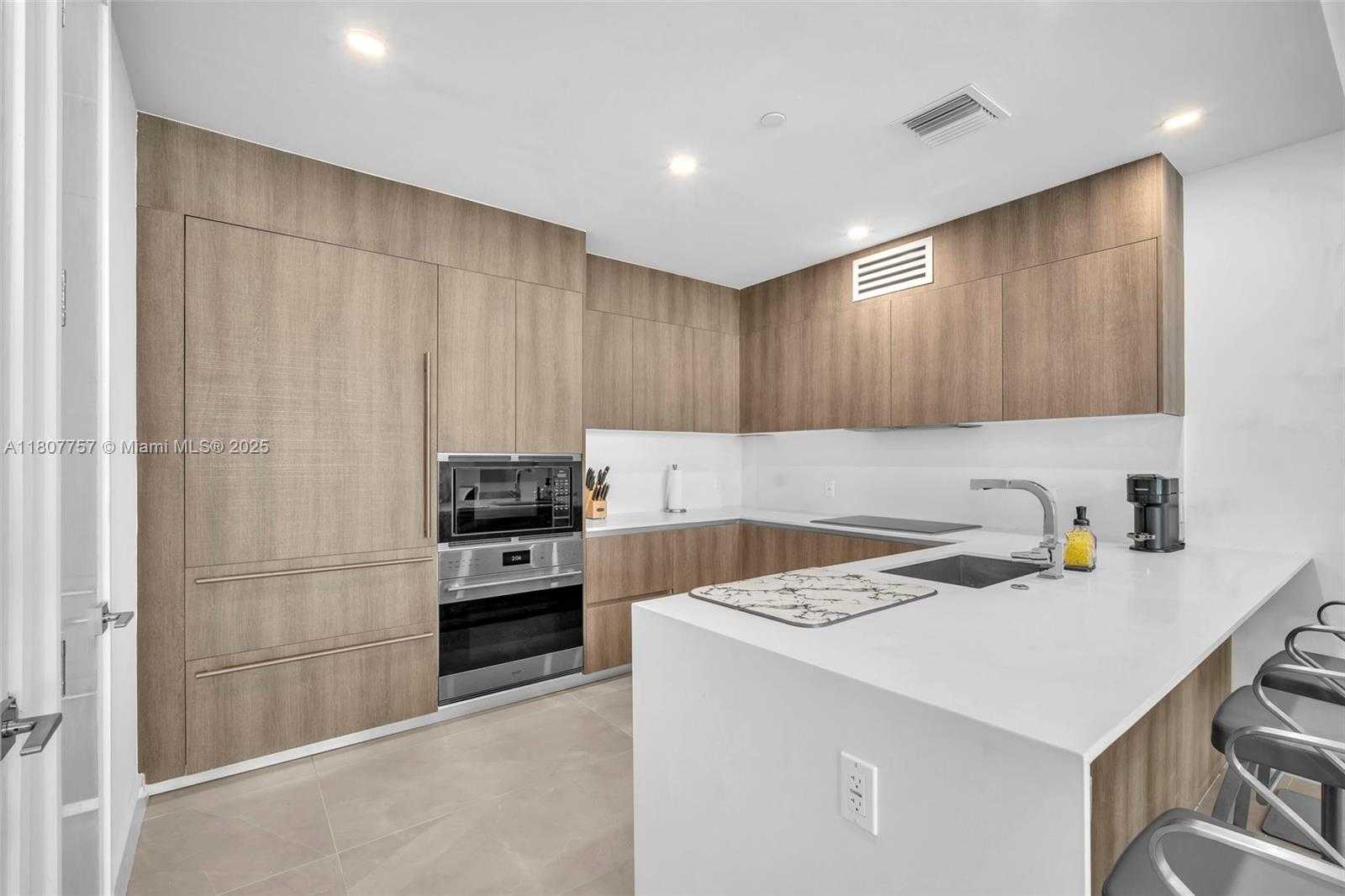 Small Image of 17550 COLLINS AVE #704, Sunny Isles Beach Number 11