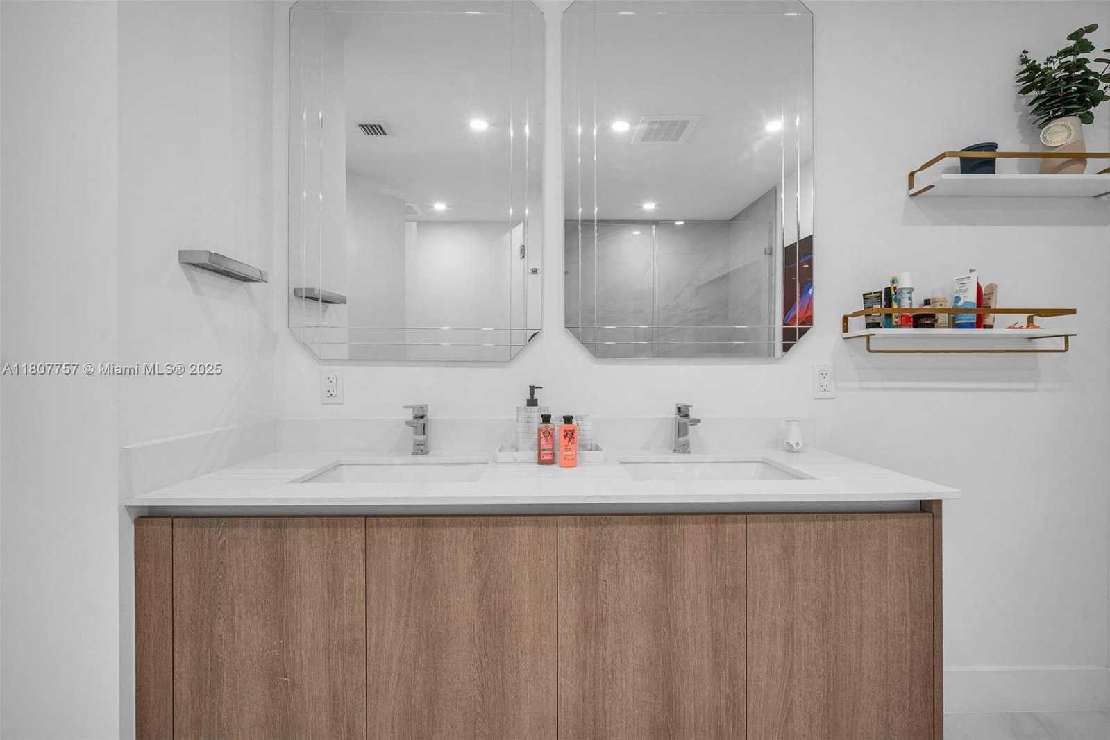 Small Image of 17550 COLLINS AVE #704, Sunny Isles Beach Number 32