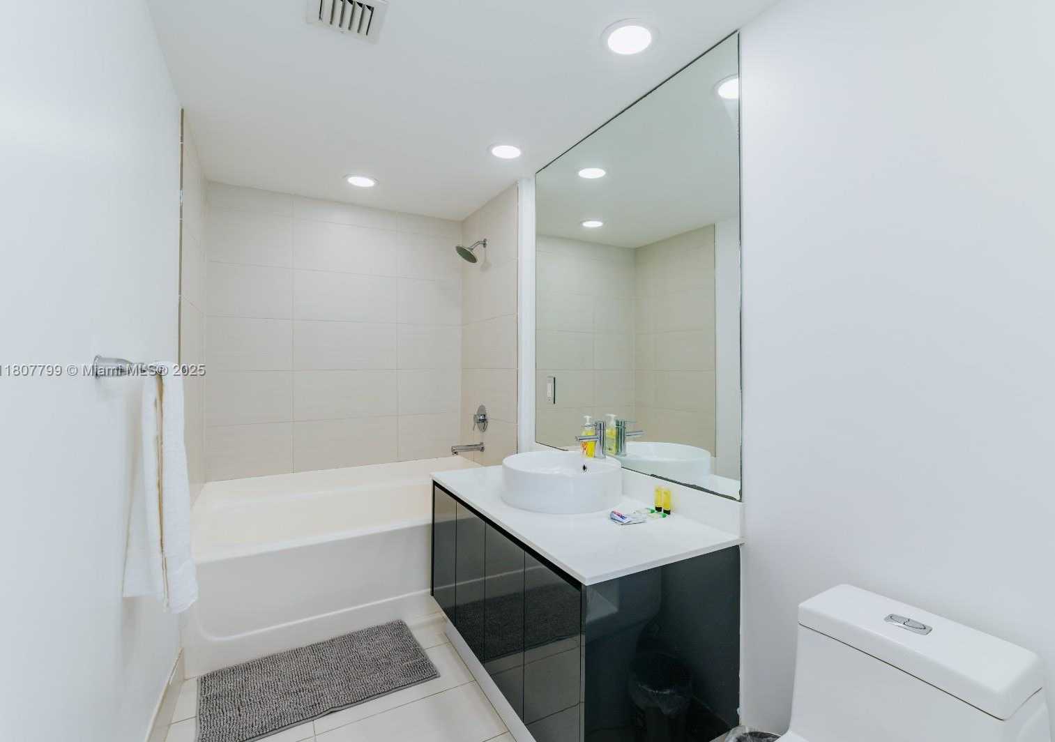 Small Image of 31 SOUTH EAST 6TH ST #2408, Miami Number 15