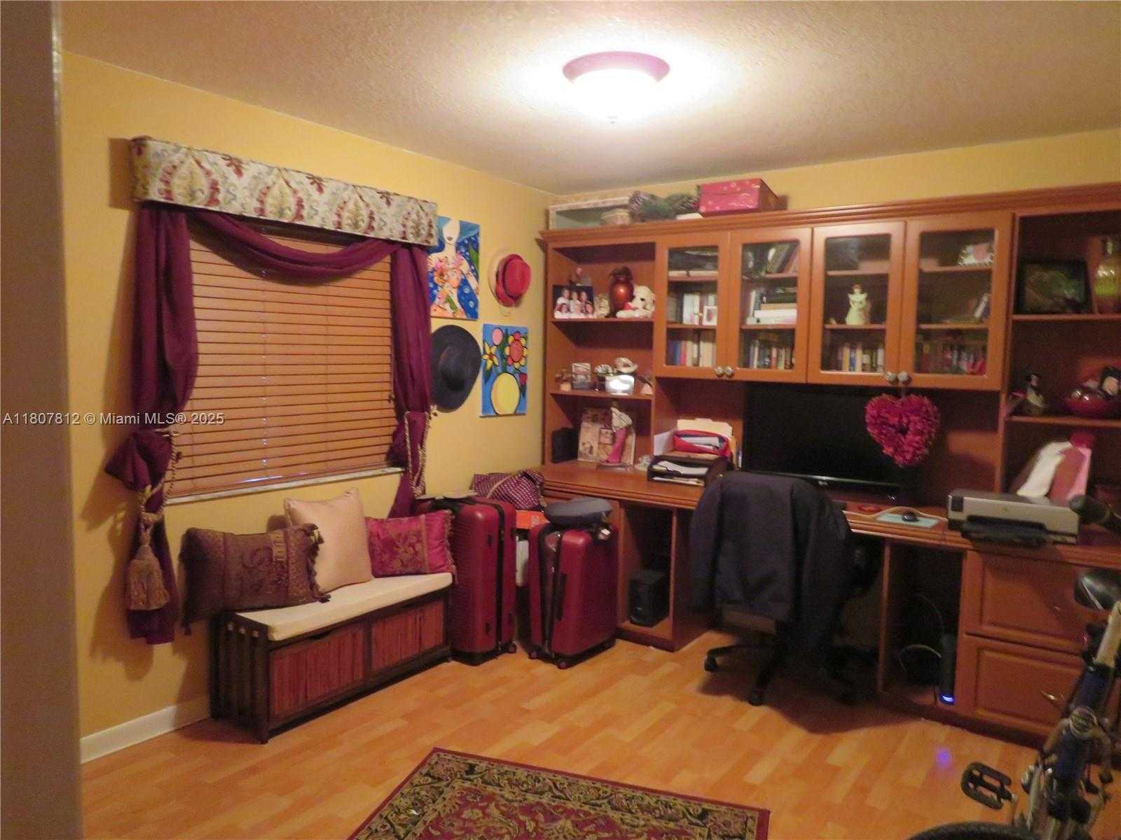 Small Image of 10017 WEST OKEECHOBEE RD #202, Hialeah Gardens Number 13