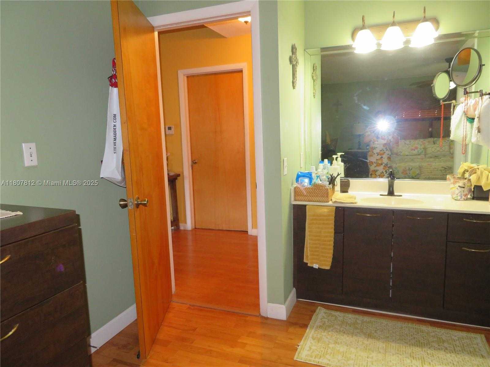 Small Image of 10017 WEST OKEECHOBEE RD #202, Hialeah Gardens Number 18