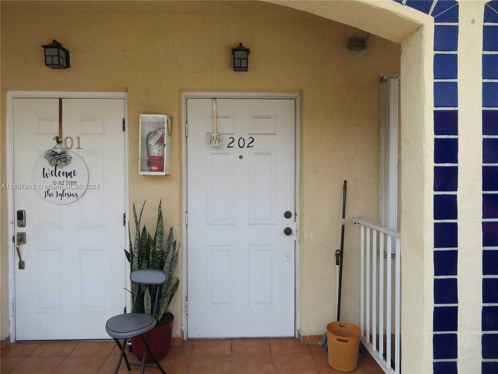 Small Image of 10017 WEST OKEECHOBEE RD #202, Hialeah Gardens Number 3