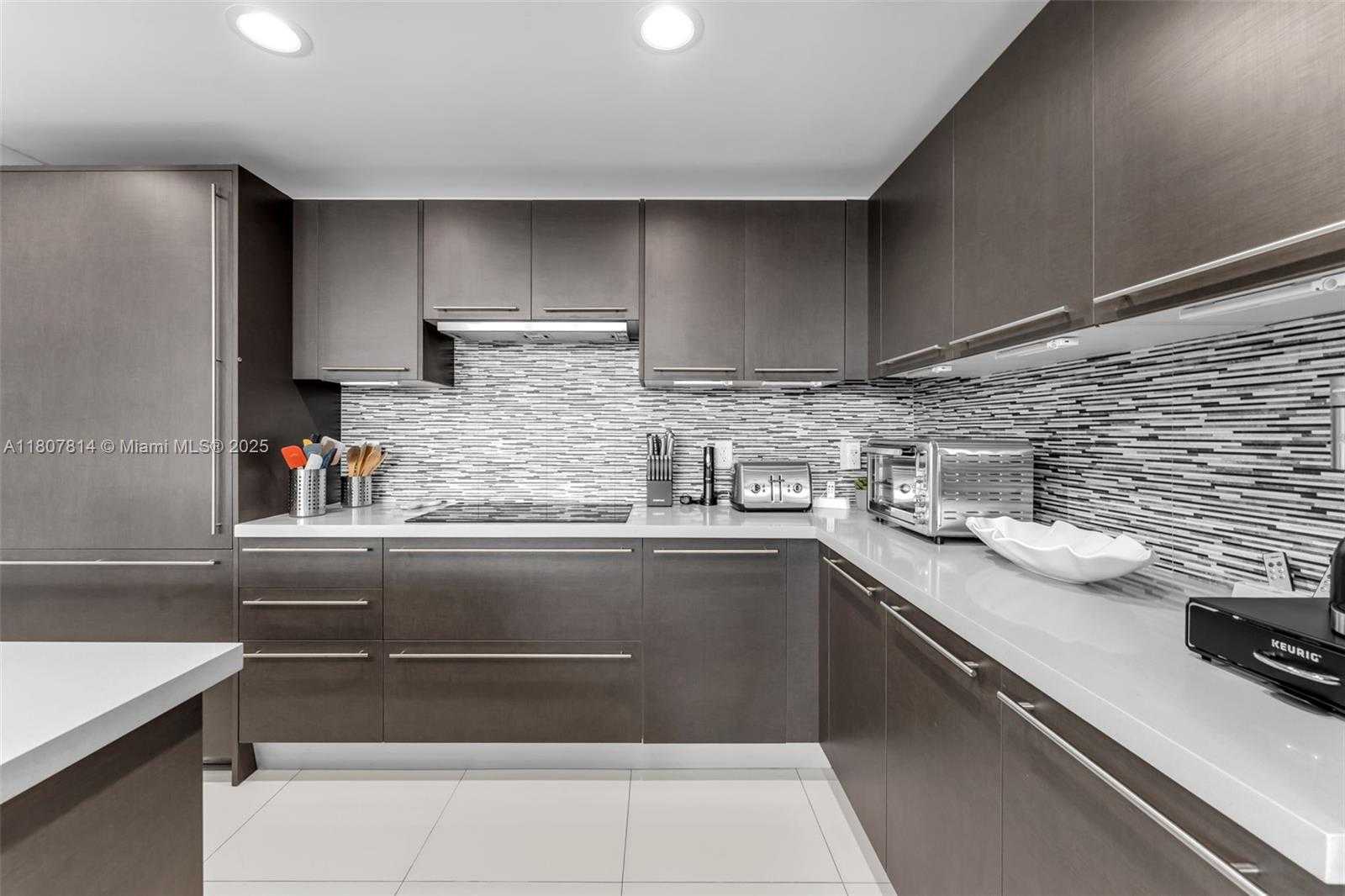Small Image of 7661 NORTH WEST 107TH AVE #501, Doral Number 10