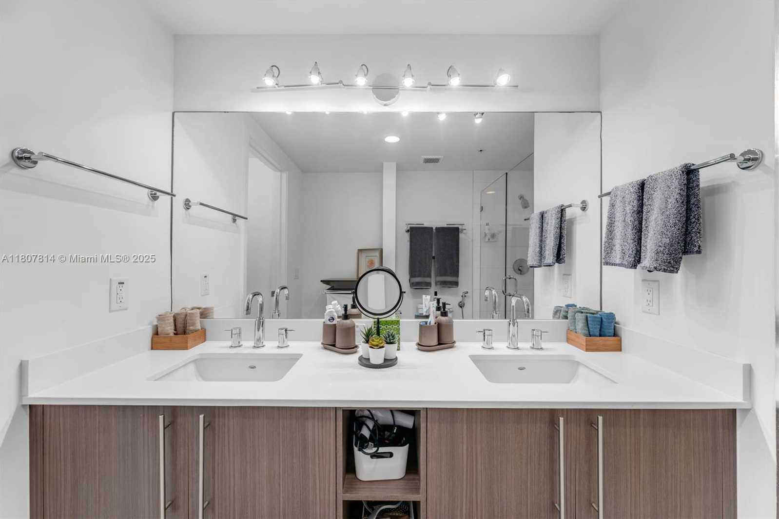 Small Image of 7661 NORTH WEST 107TH AVE #501, Doral Number 19