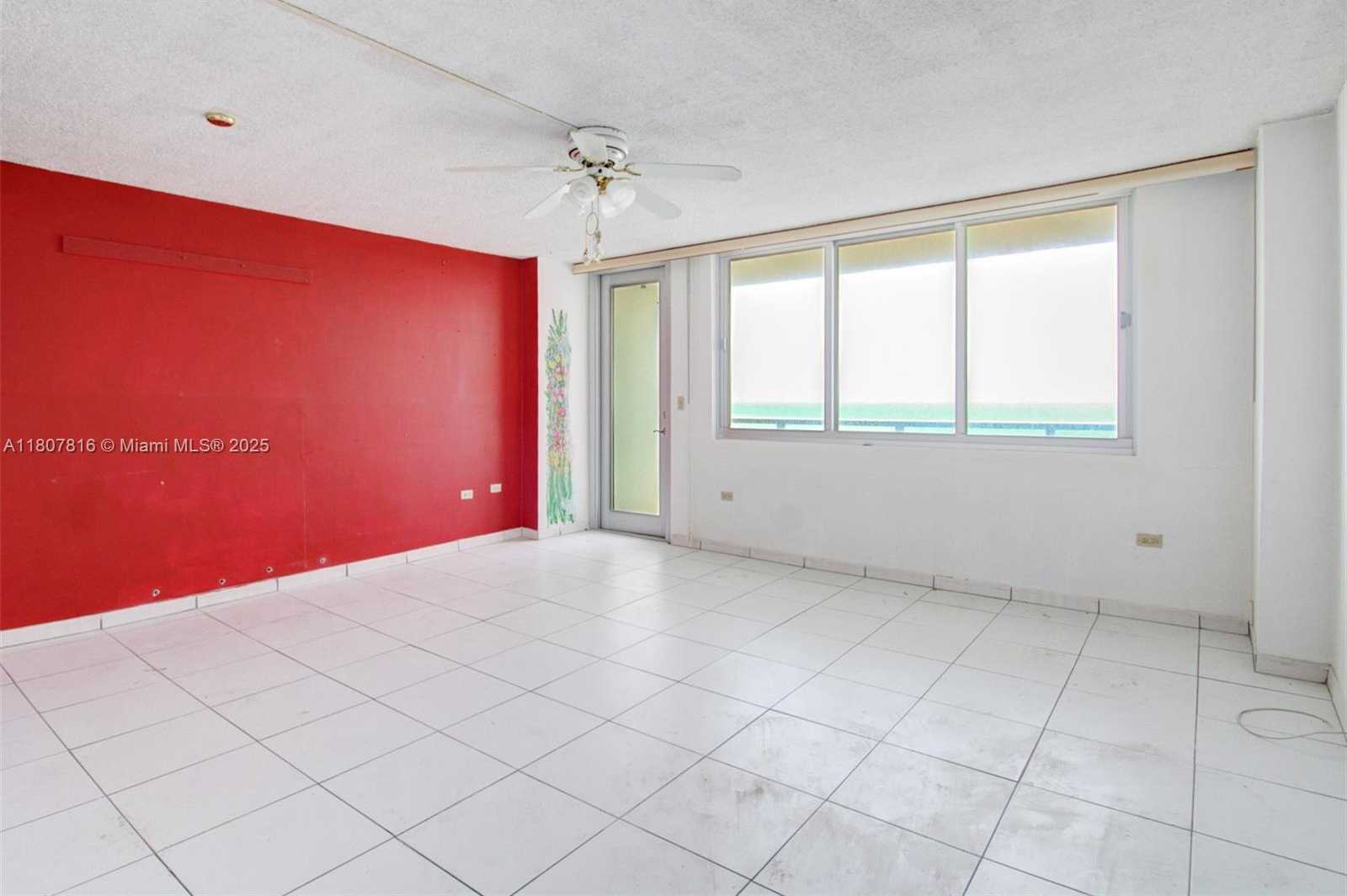 Small Image of 7135 COLLINS AVE #934, Miami Beach Number 4
