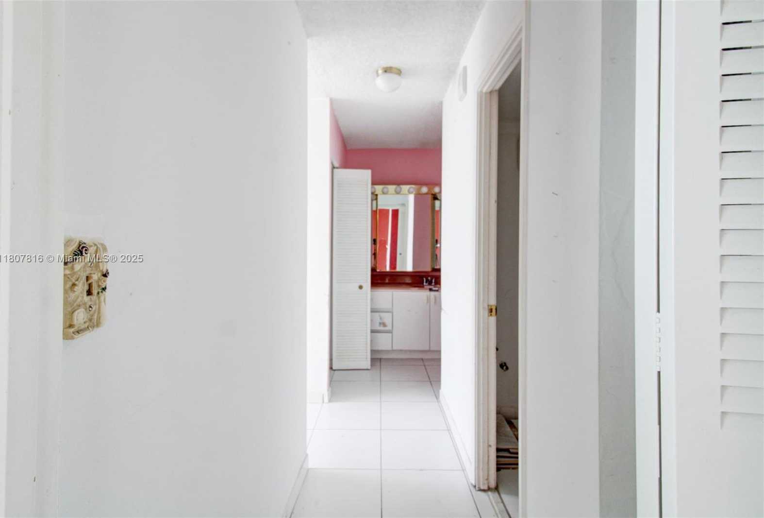 Small Image of 7135 COLLINS AVE #934, Miami Beach Number 5