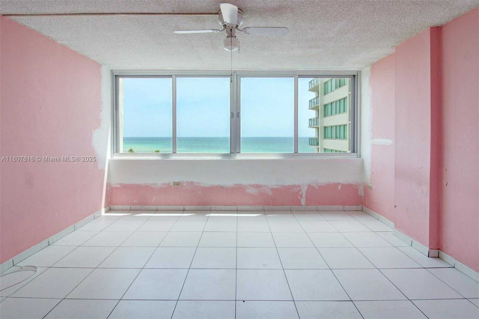 Small Image of 7135 COLLINS AVE #934, Miami Beach Number 9