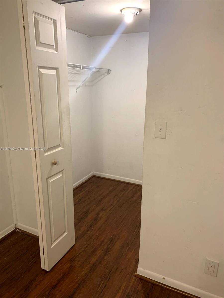 Small Image of 711 EAST COCO PLUM CIR #5, Plantation Number 12