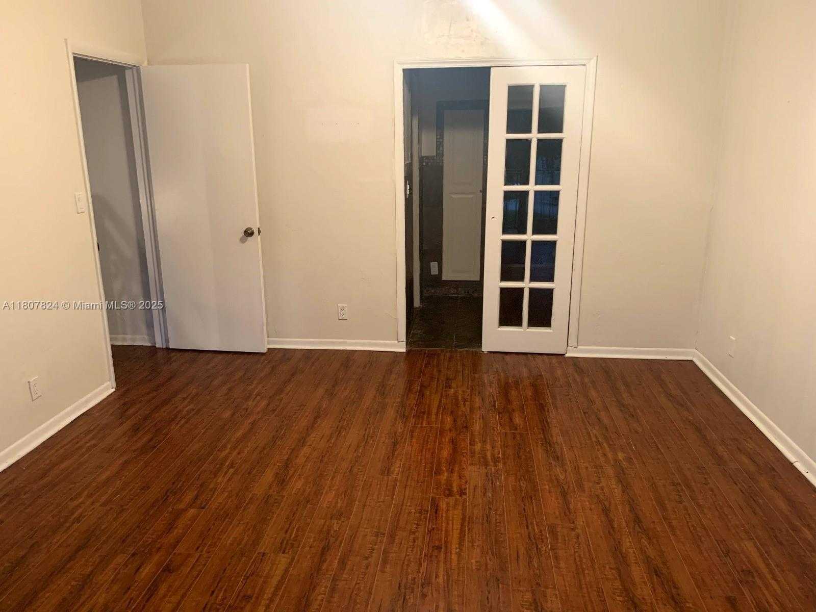 Small Image of 711 EAST COCO PLUM CIR #5, Plantation Number 14