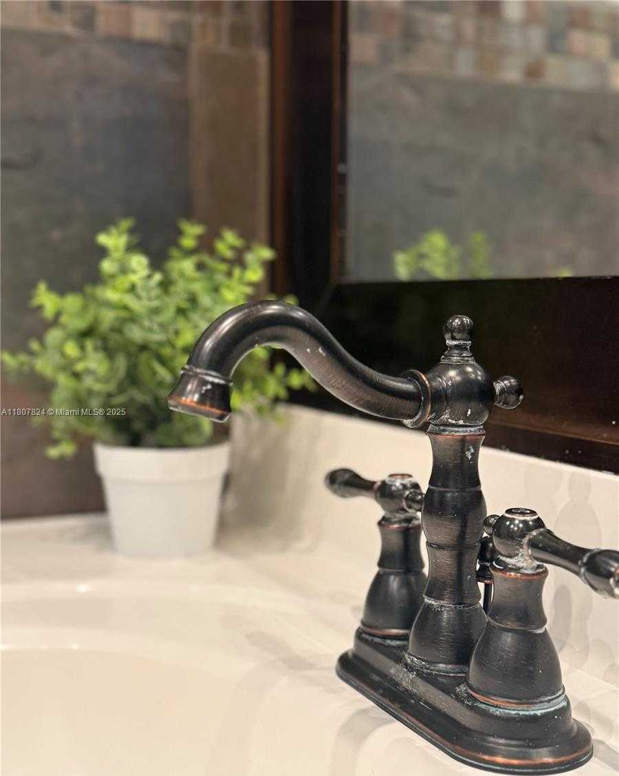 Small Image of 711 EAST COCO PLUM CIR #5, Plantation Number 19
