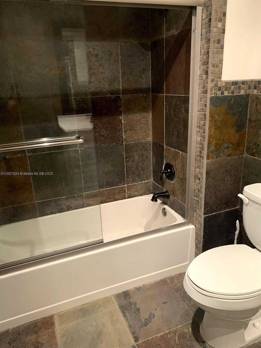 Small Image of 711 EAST COCO PLUM CIR #5, Plantation Number 2