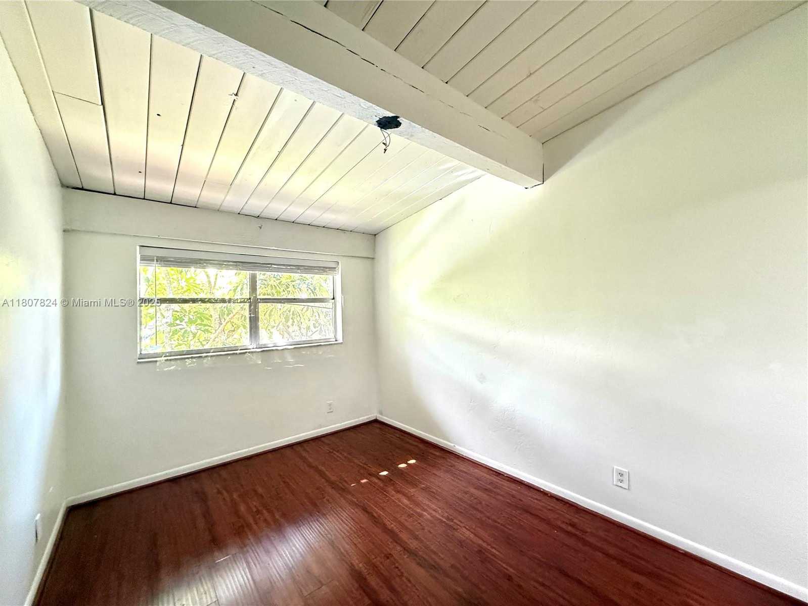 Small Image of 711 EAST COCO PLUM CIR #5, Plantation Number 21