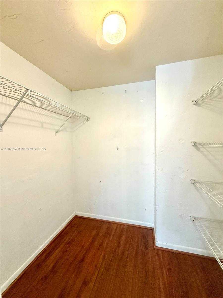 Small Image of 711 EAST COCO PLUM CIR #5, Plantation Number 25