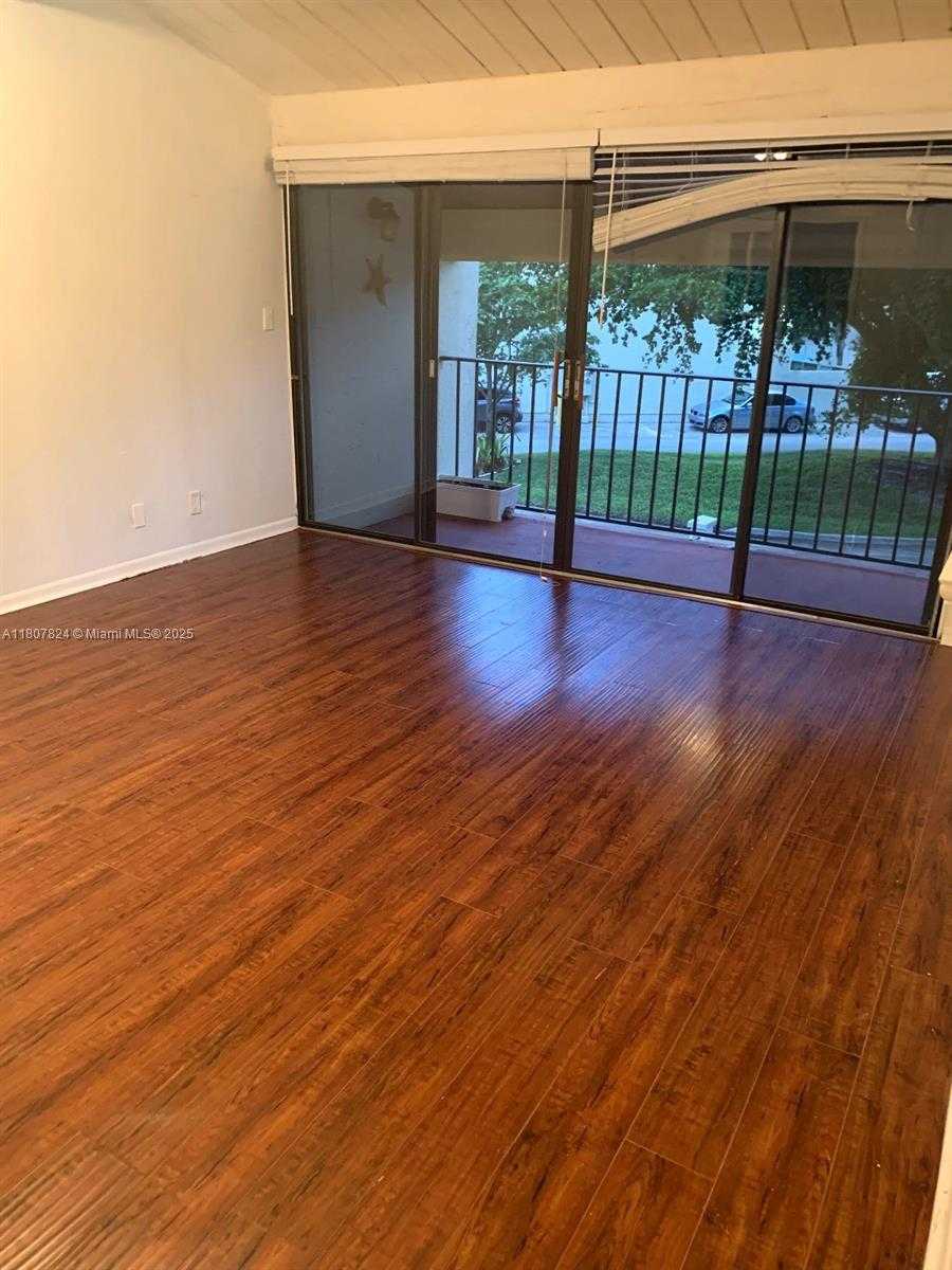 Small Image of 711 EAST COCO PLUM CIR #5, Plantation Number 6