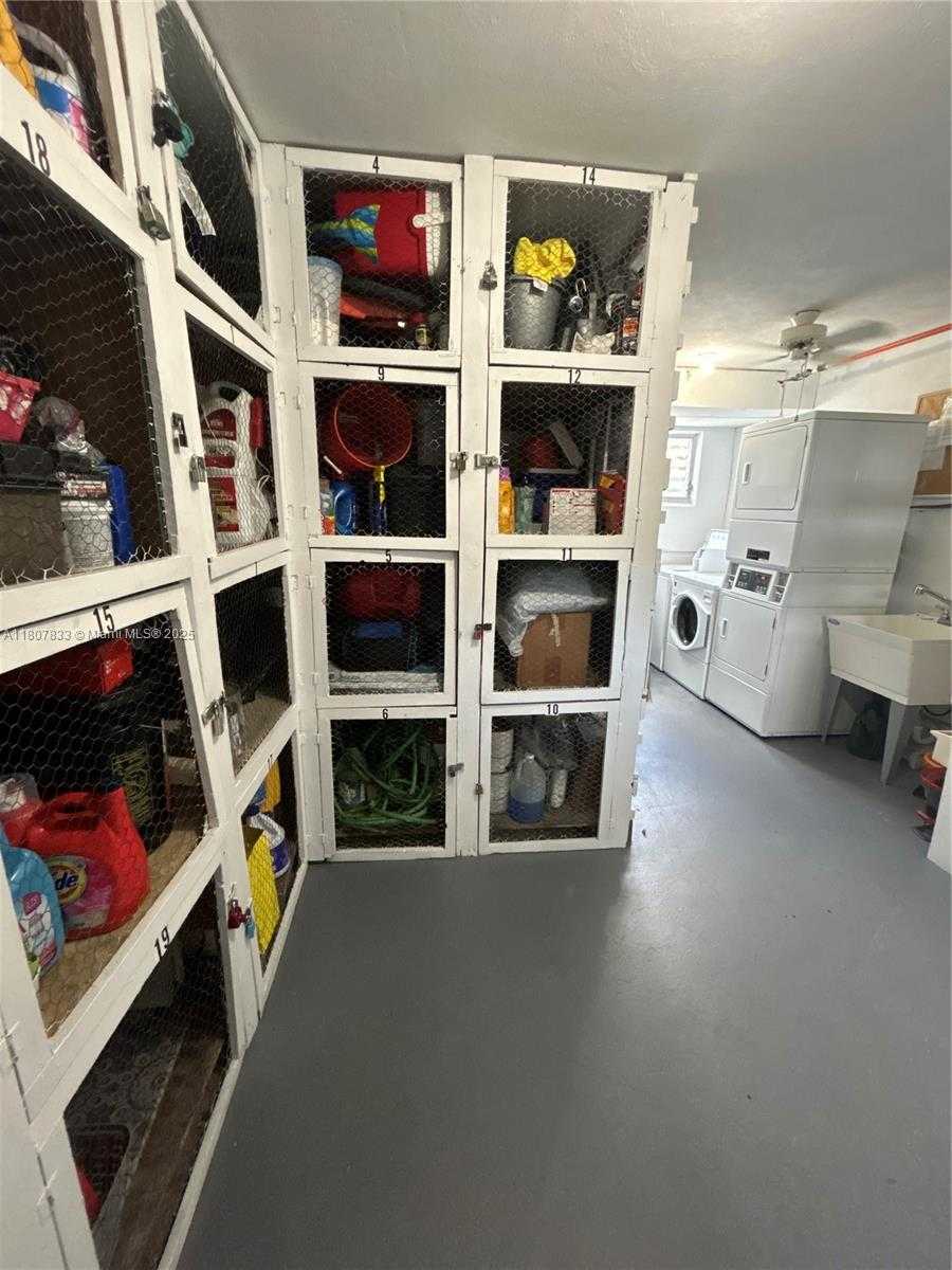 Small Image of 1717 RODMAN ST #18, Hollywood Number 11
