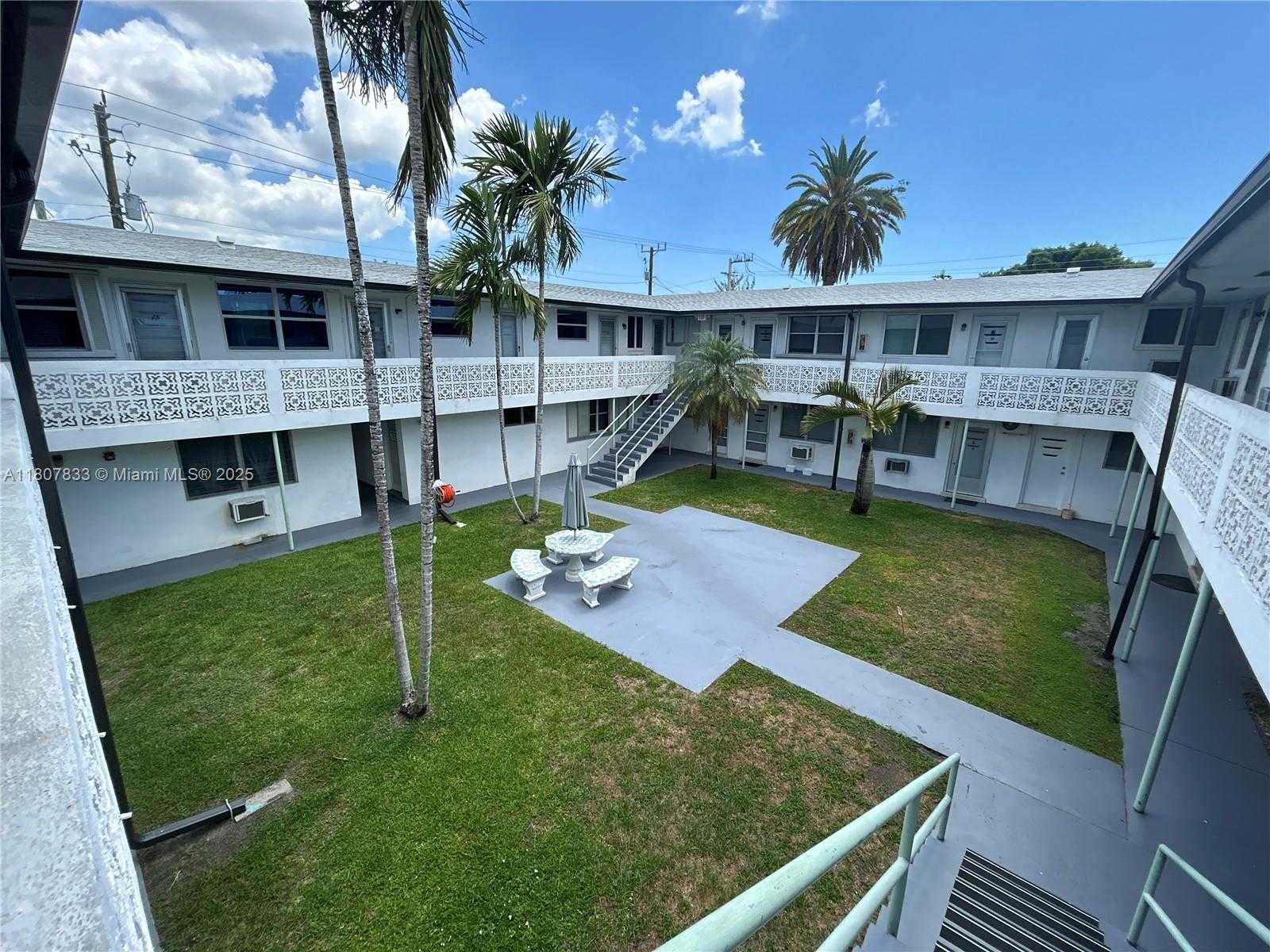 Small Image of 1717 RODMAN ST #18, Hollywood Number 12