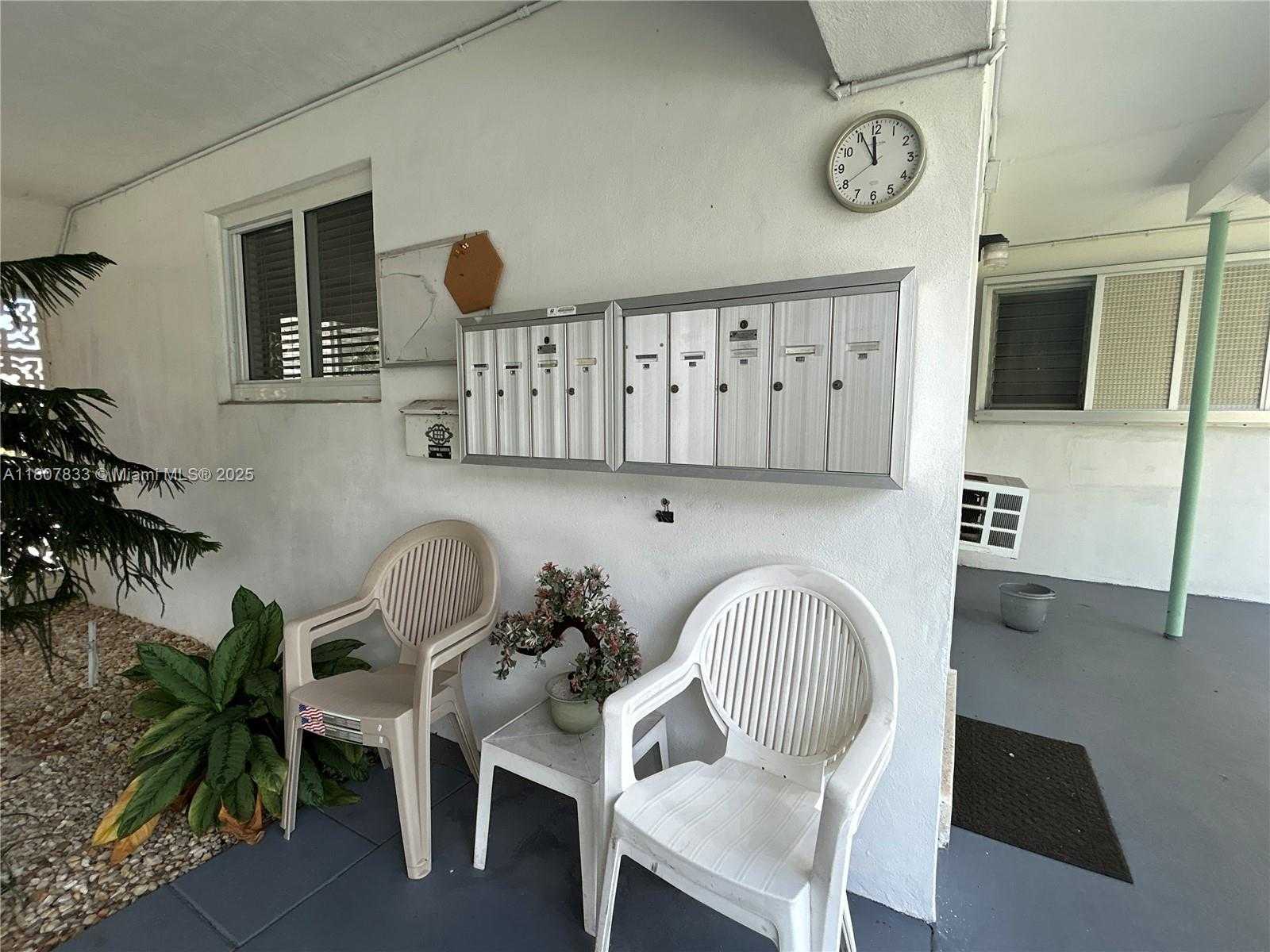 Small Image of 1717 RODMAN ST #18, Hollywood Number 13