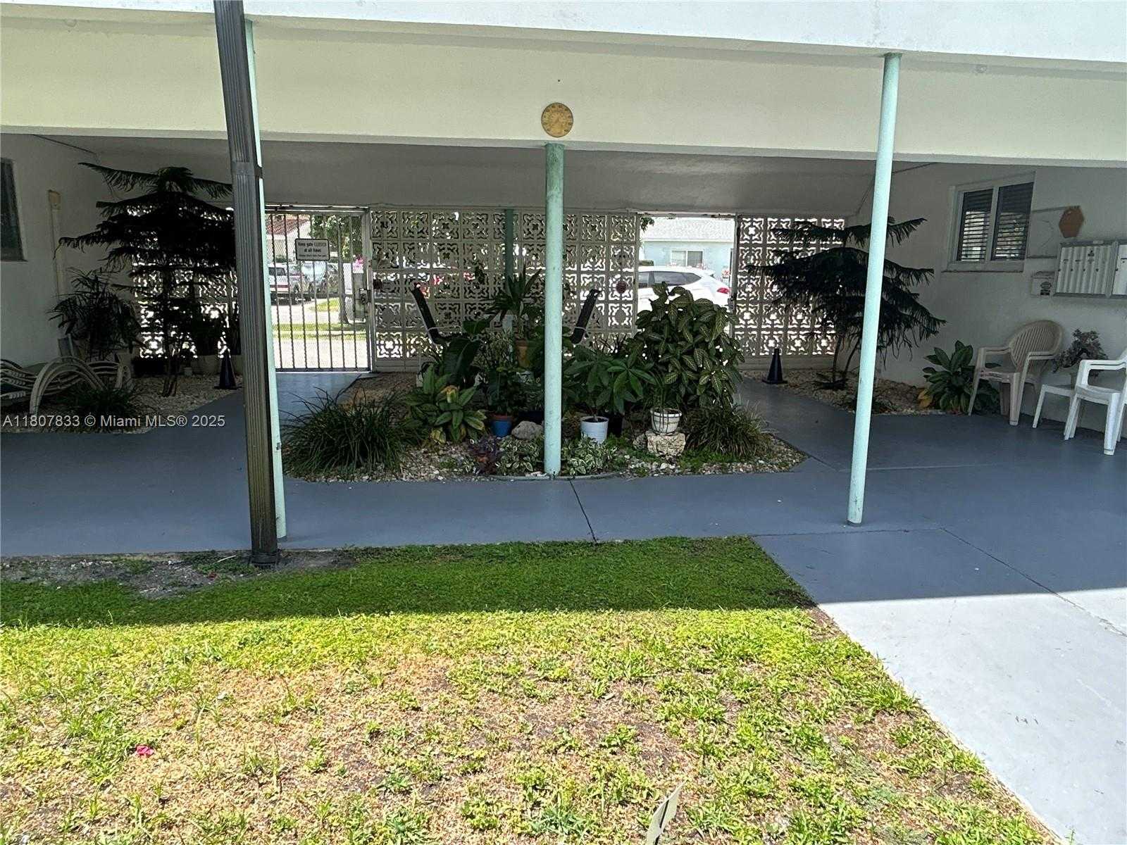 Small Image of 1717 RODMAN ST #18, Hollywood Number 15
