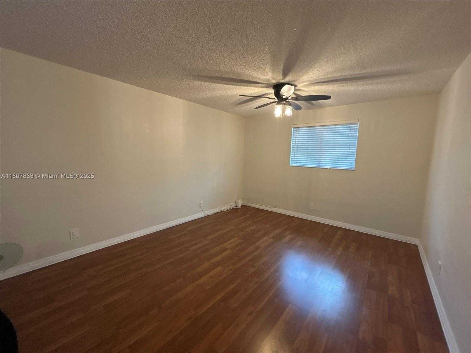 Small Image of 1717 RODMAN ST #18, Hollywood Number 3