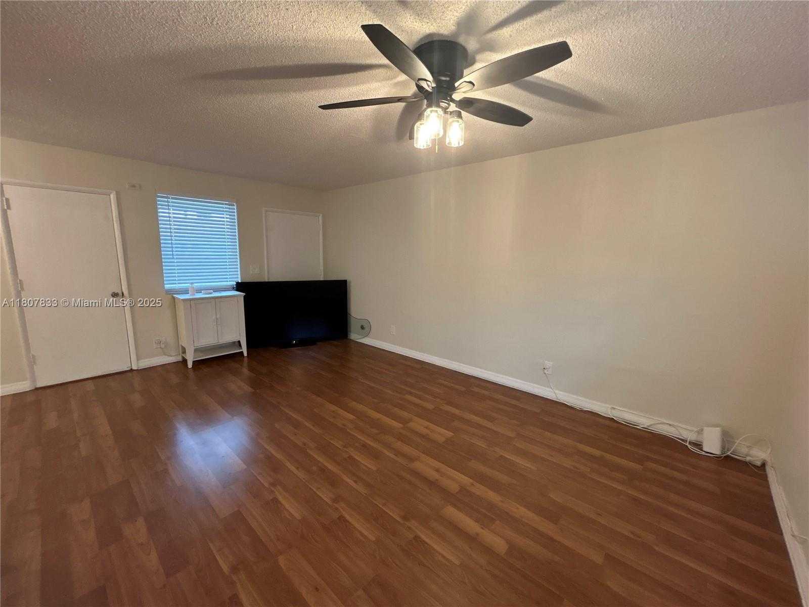 Small Image of 1717 RODMAN ST #18, Hollywood Number 4