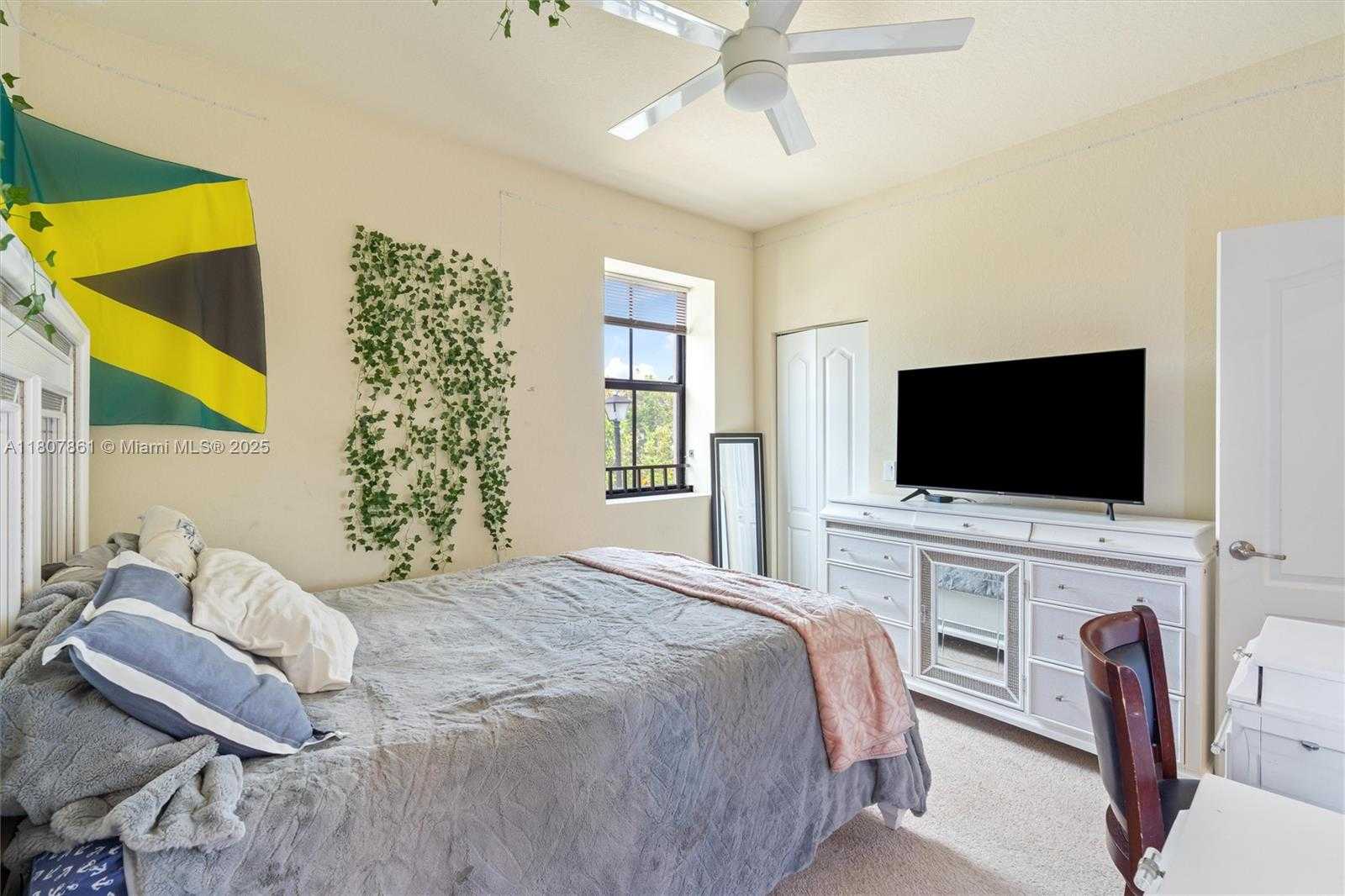 Small Image of 9618 WATERVIEW WAY, Parkland Number 19