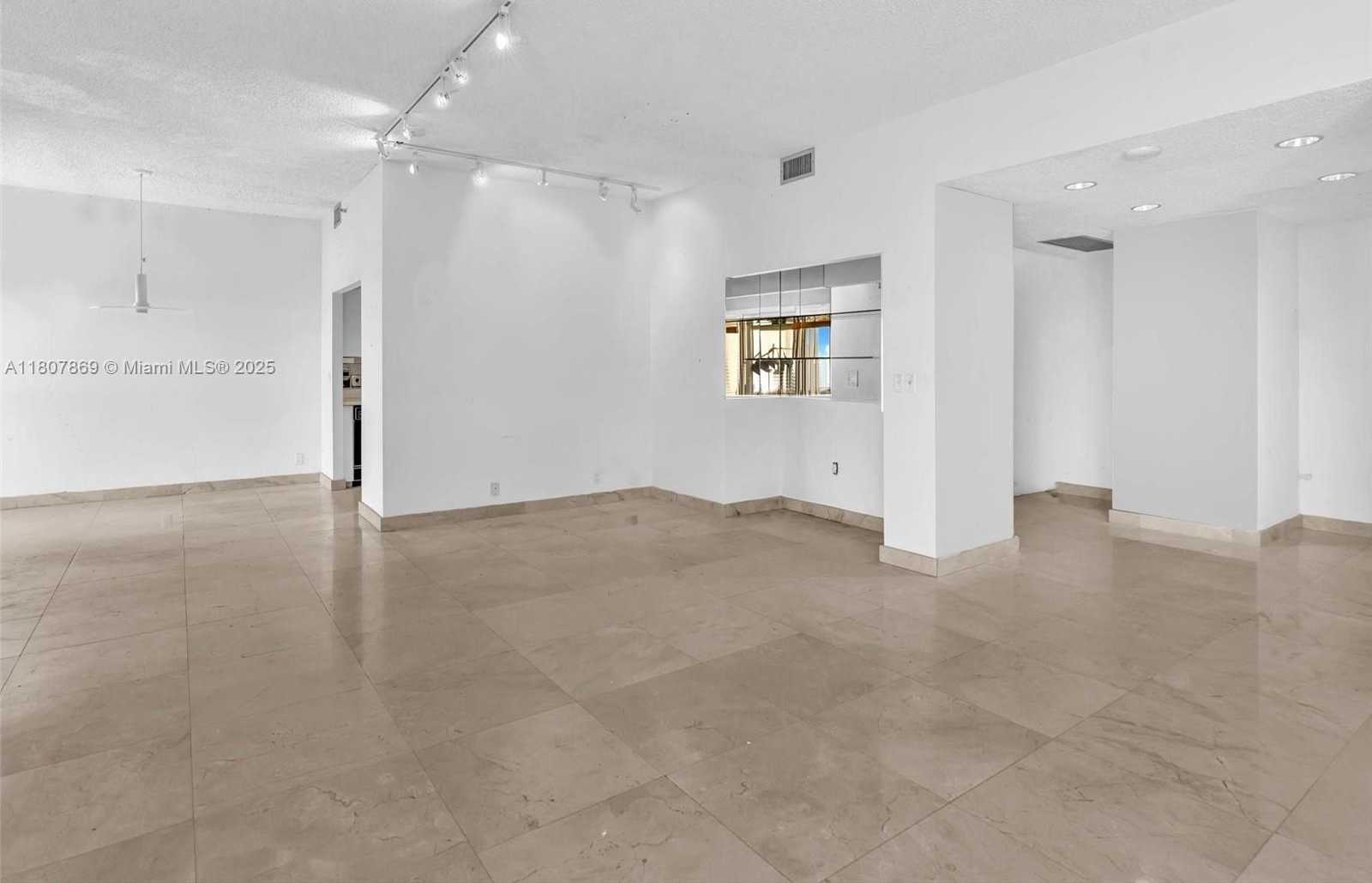 Small Image of 20355 NORTH EAST 34TH CT #2726, Aventura Number 11